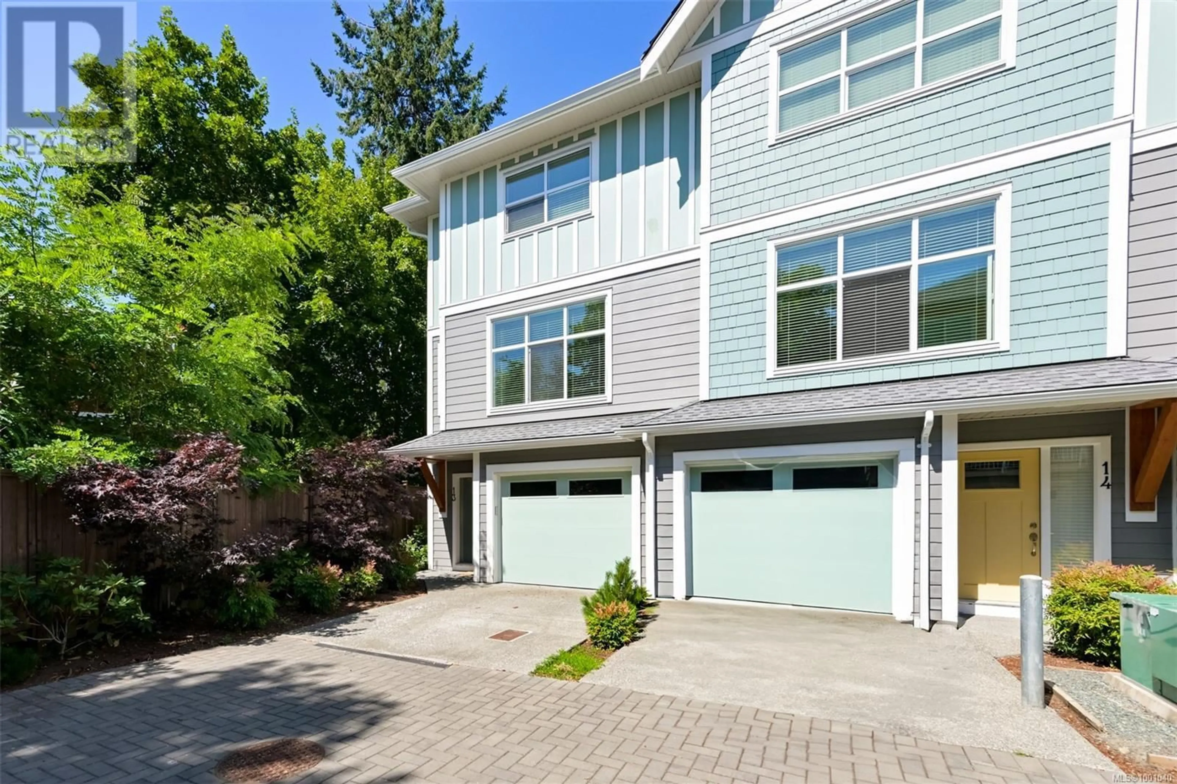 Home with vinyl exterior material, street for 13 - 1027 COLLEGE STREET, Duncan British Columbia V9L2E8