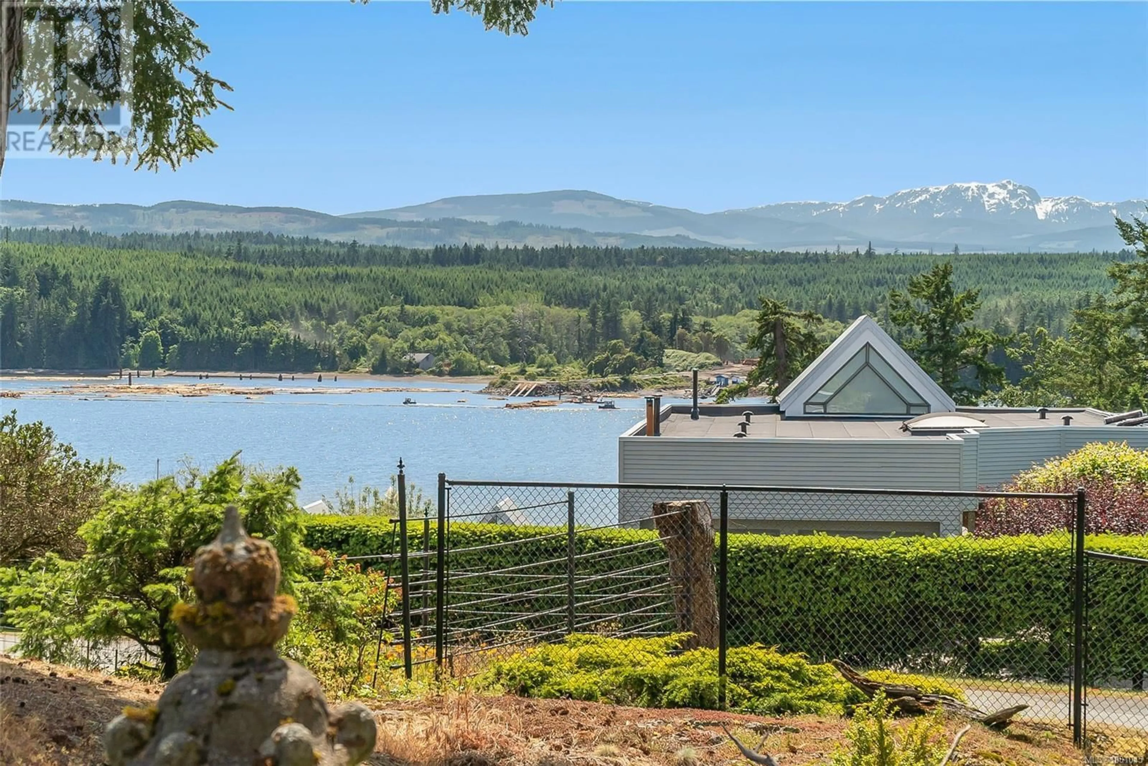Patio, water/lake/river/ocean view for 1562 MARINA WAY, Nanoose Bay British Columbia V9P9B6