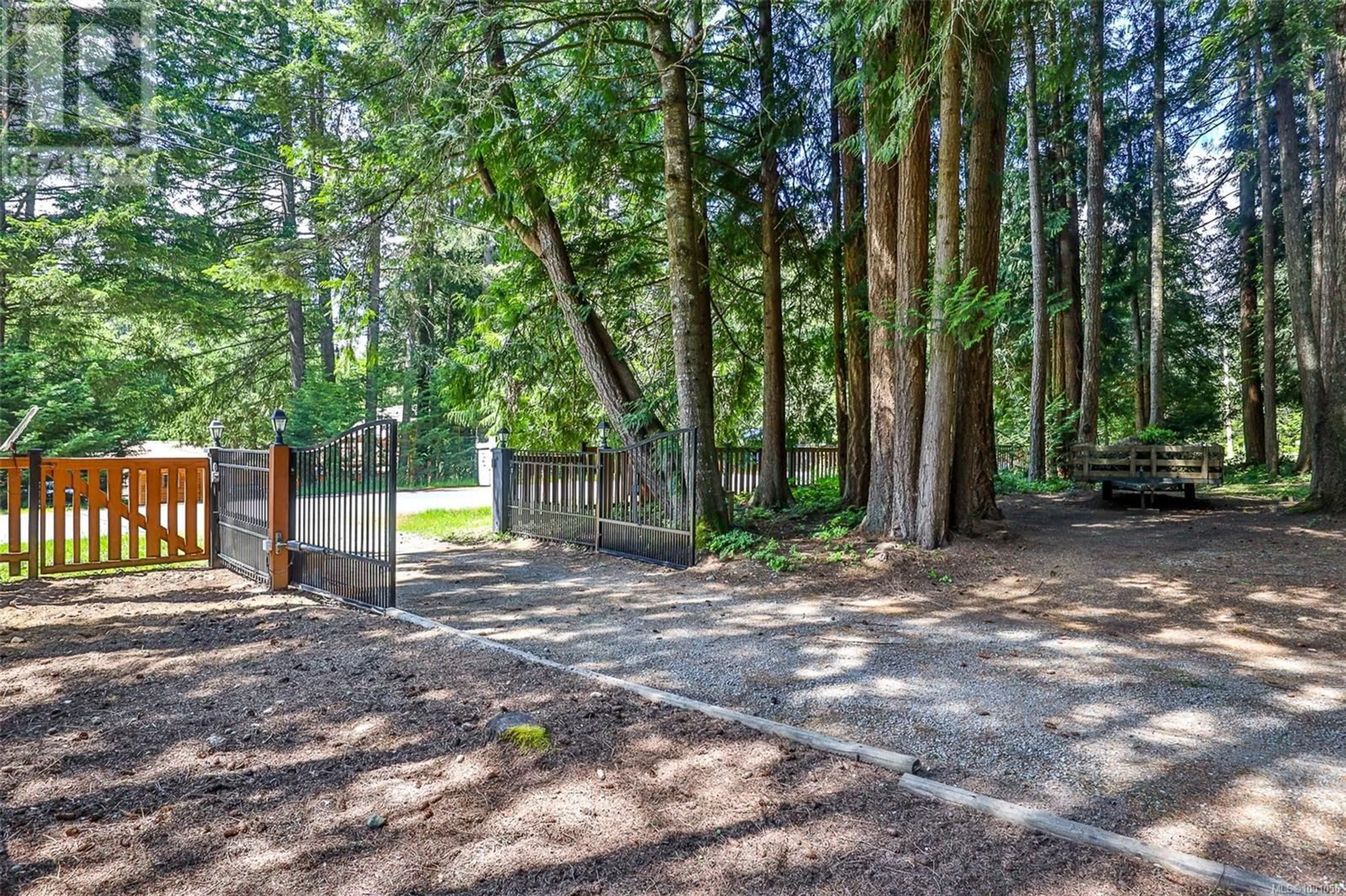 Patio, forest/trees view for 3389 RIDGEVIEW CRESCENT, Cobble Hill British Columbia V8H0C4