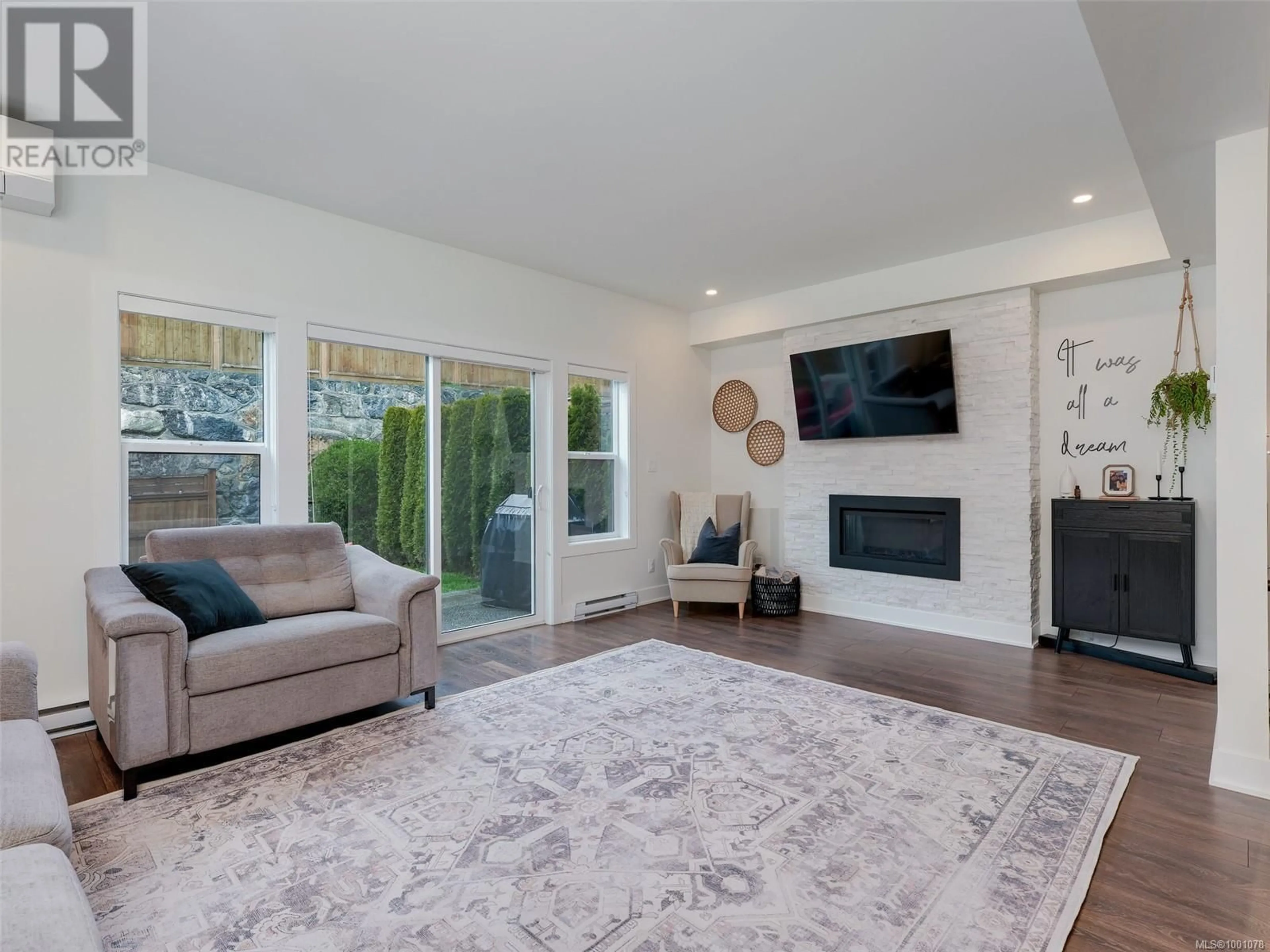 Living room with furniture, unknown for 1220 SOLSTICE CRESCENT, Langford British Columbia V9B0V2