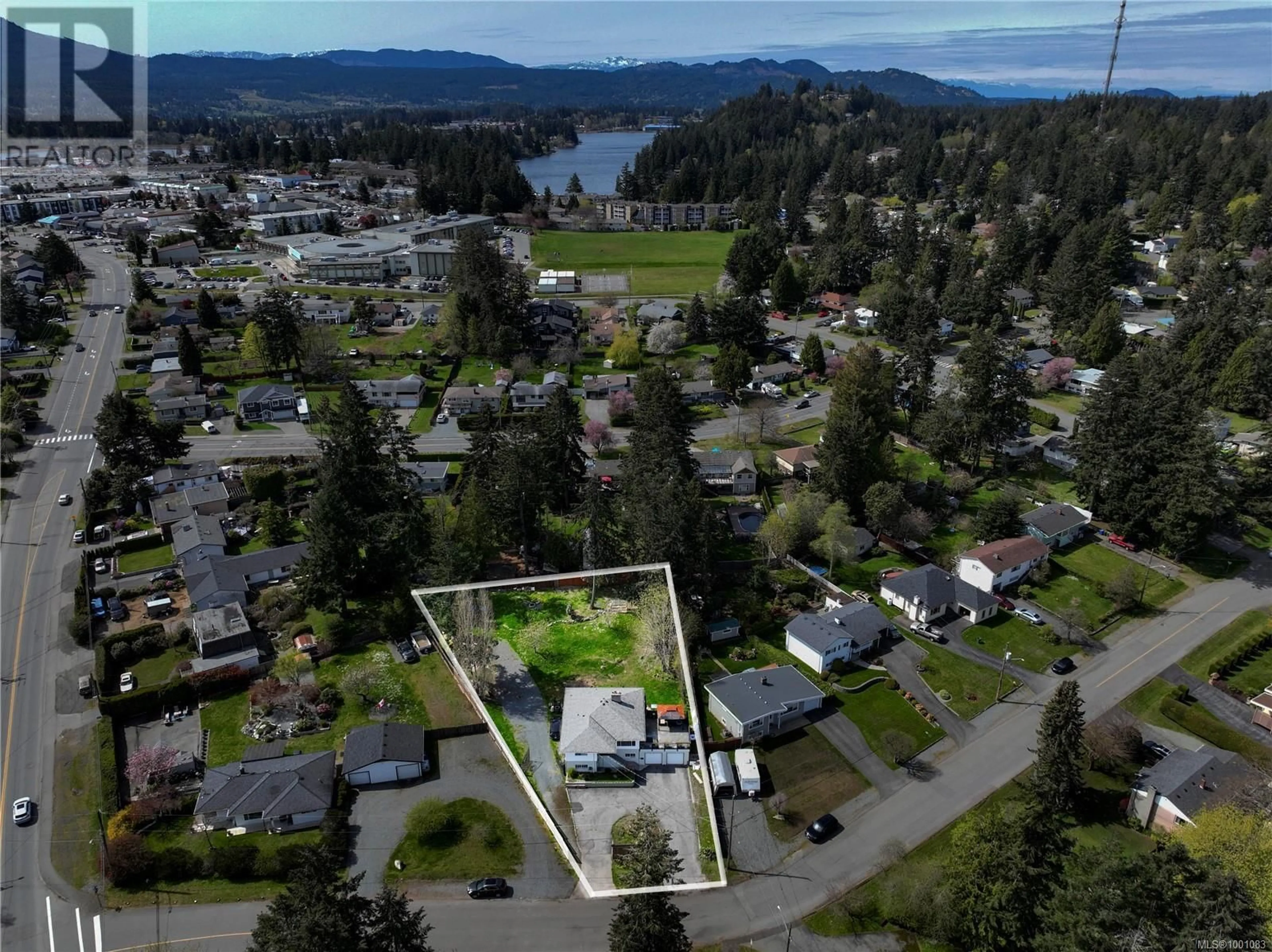 A pic from outside/outdoor area/front of a property/back of a property/a pic from drone, unknown for 3145 ADBY ROAD, Nanaimo British Columbia V9T2W3