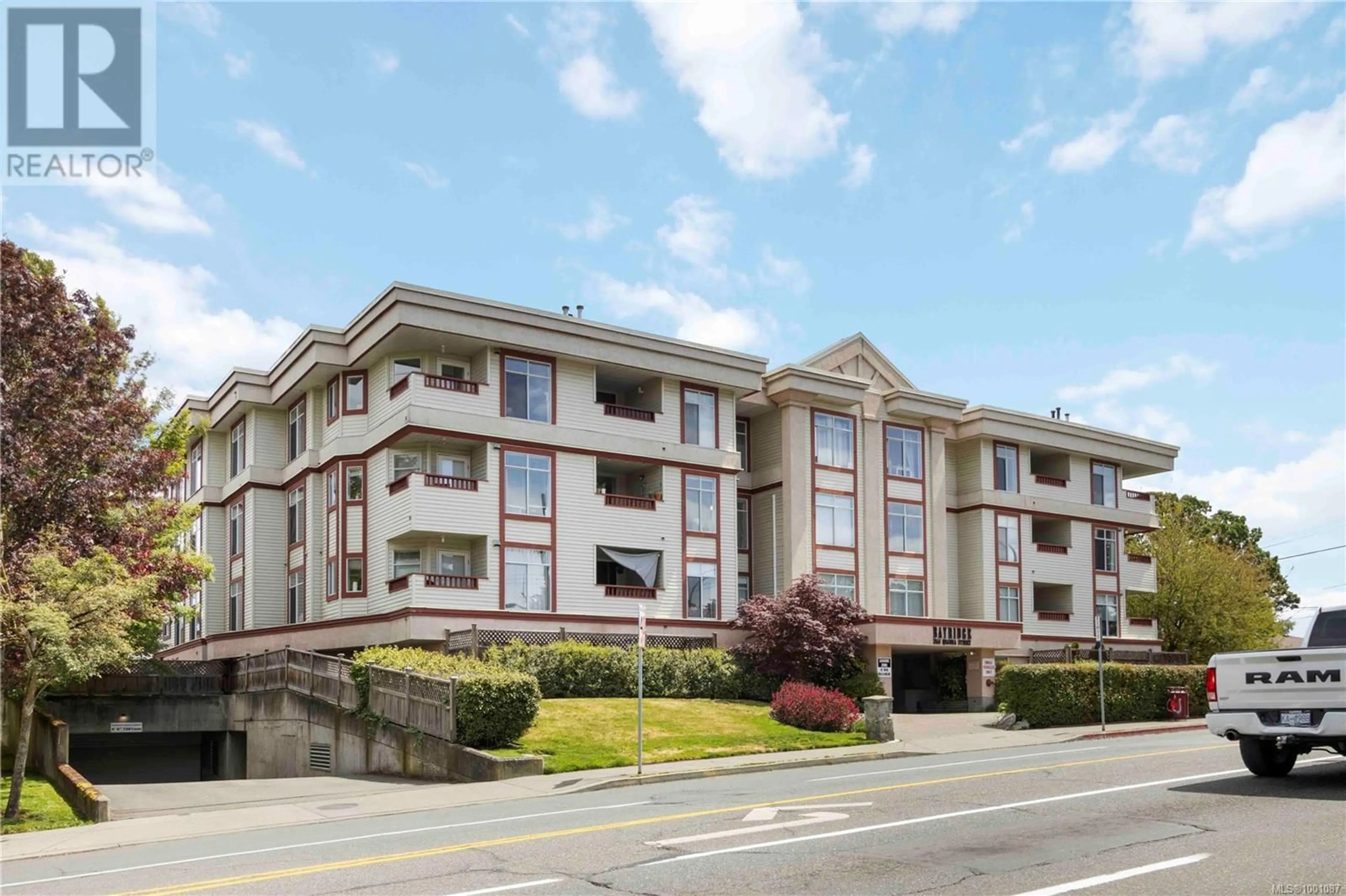 Unknown for 306 - 2511 QUADRA STREET, Victoria British Columbia V8T4E1
