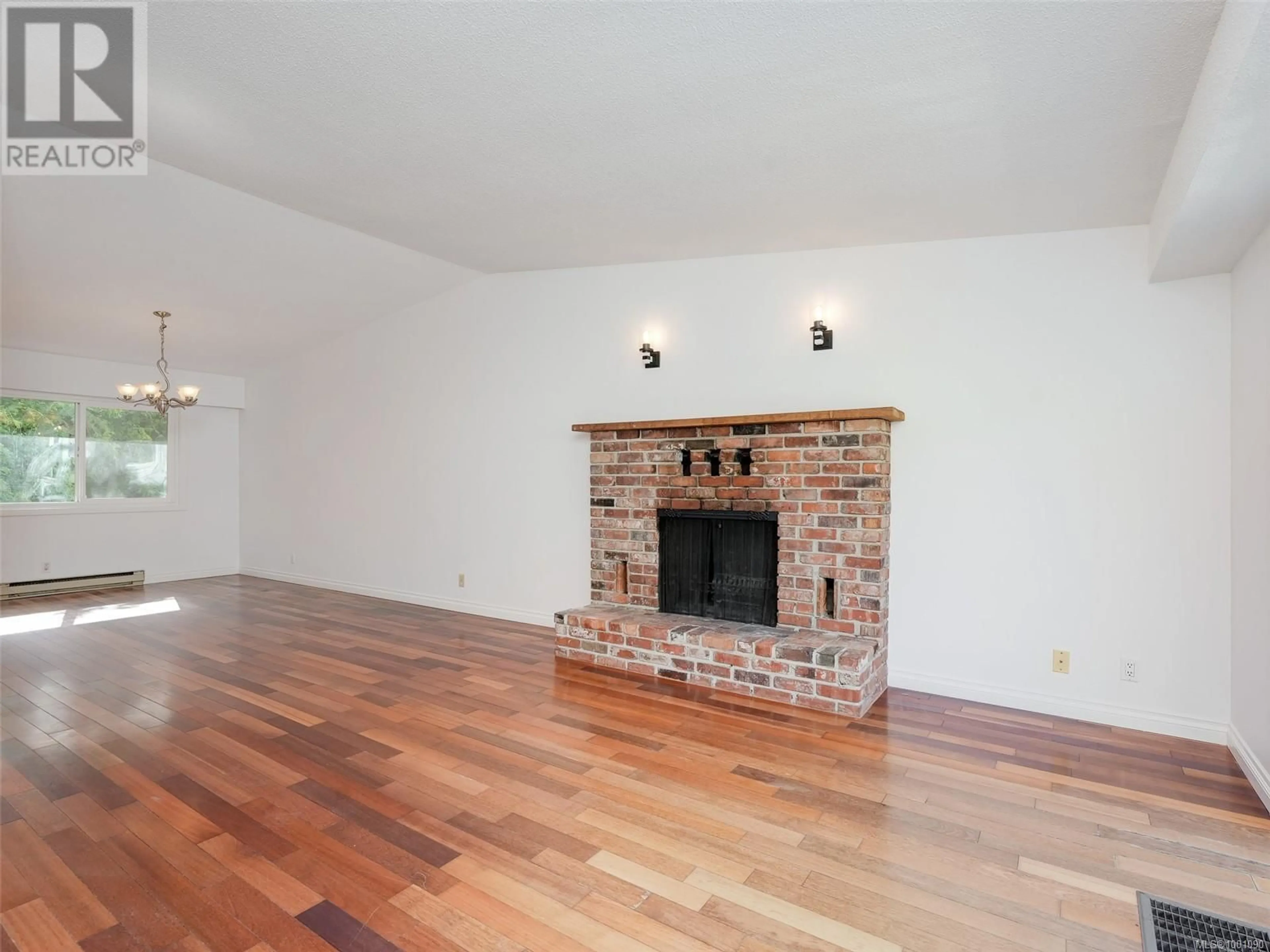 Unknown for 4429 FIELDMONT COURT, Saanich British Columbia V8N4Z1