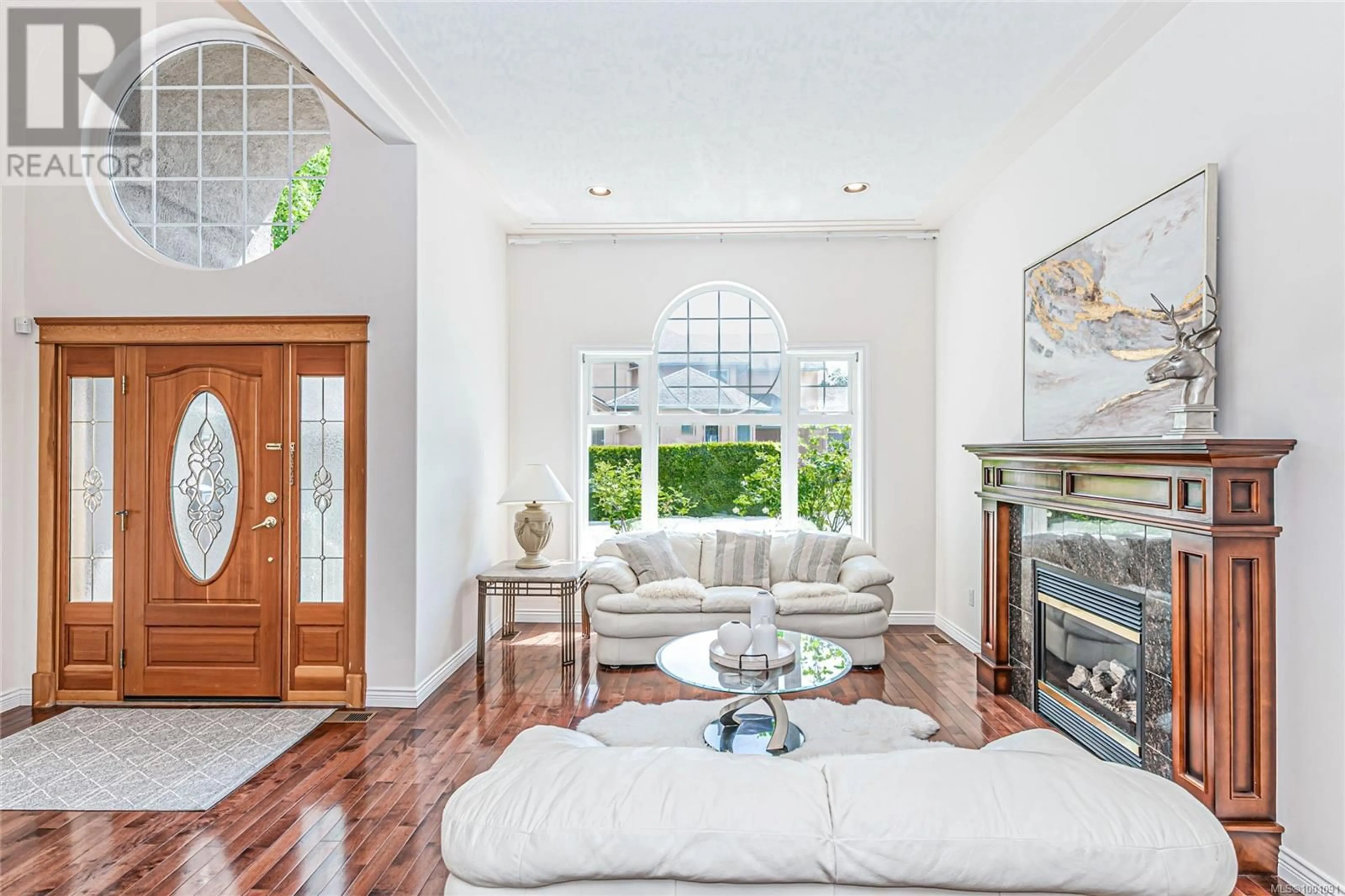 Unknown for 4252 OAKVIEW CLOSE, Saanich British Columbia V8N6M8