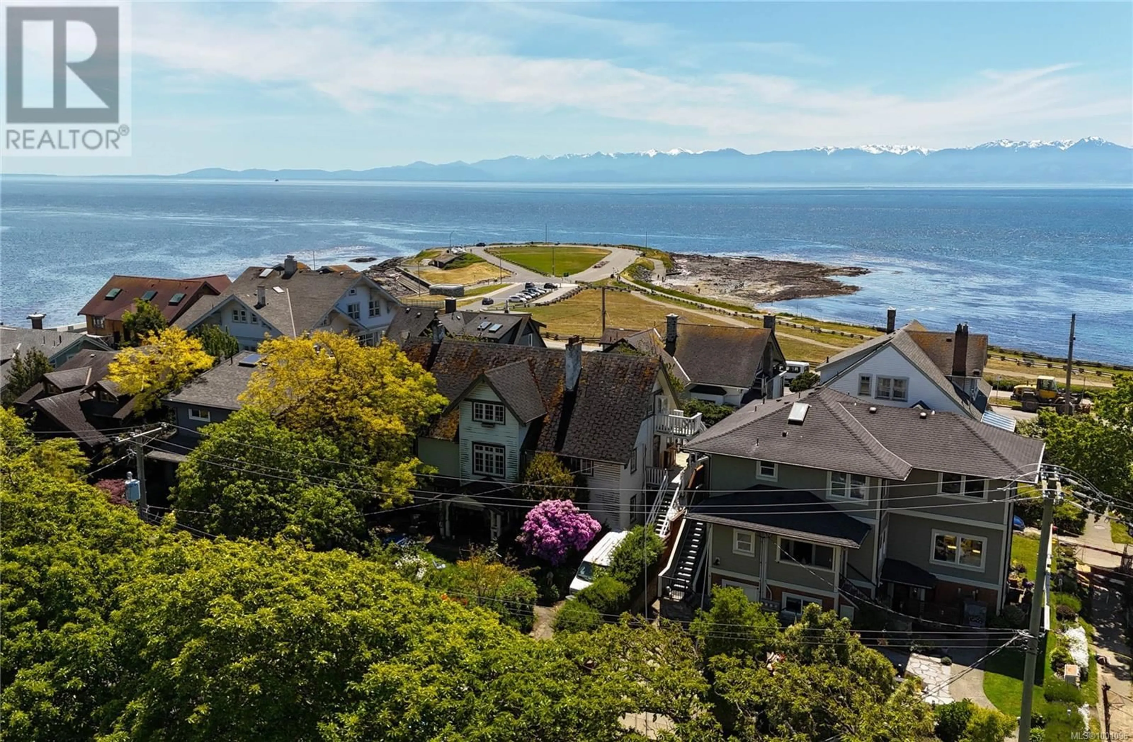 A pic from outside/outdoor area/front of a property/back of a property/a pic from drone, water/lake/river/ocean view for 1 - 9 MOSS STREET, Victoria British Columbia V8V4L7