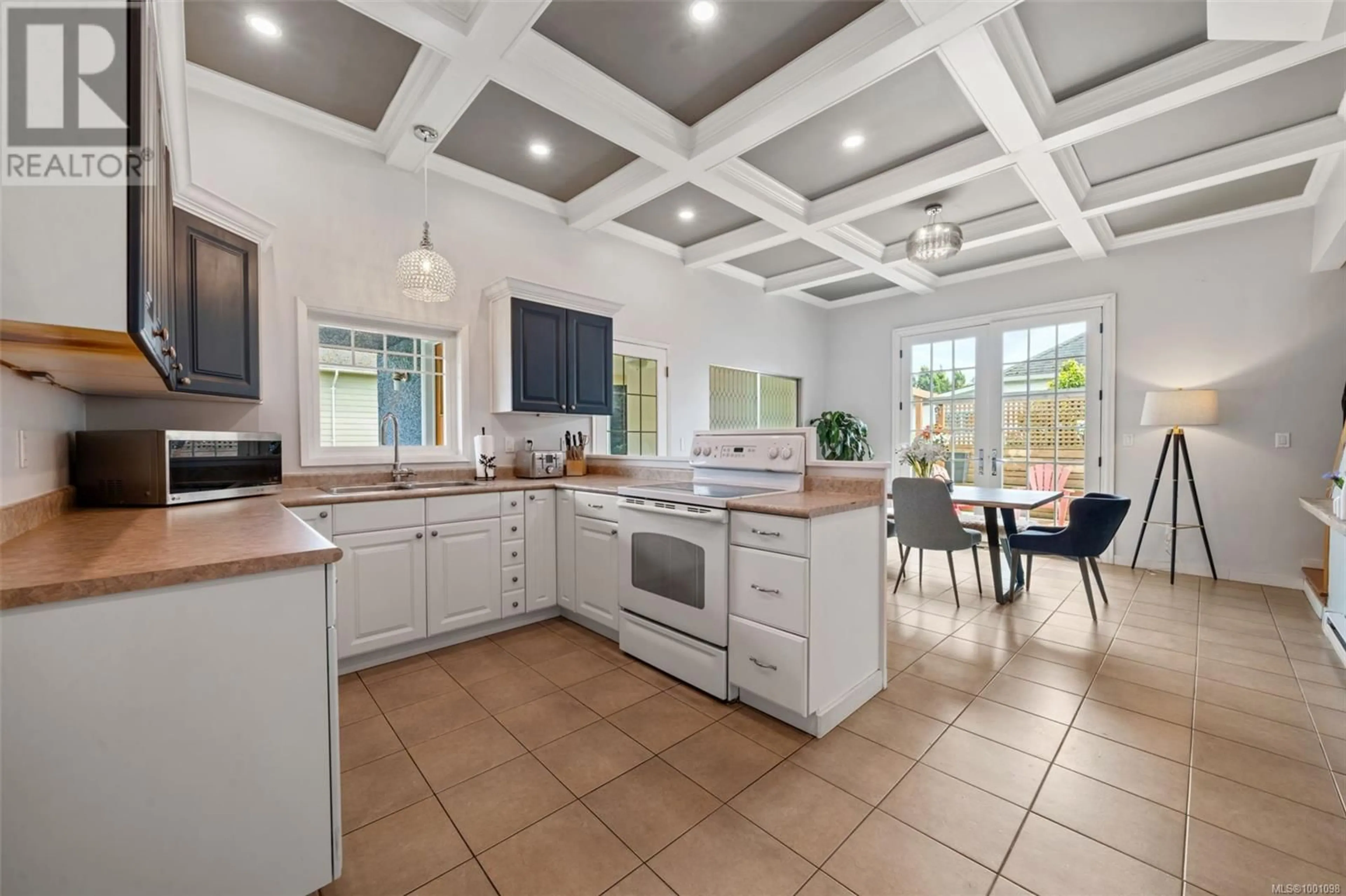 Open concept kitchen, ceramic/tile floor for 519 LAMPSON STREET, Esquimalt British Columbia V9A5Z6