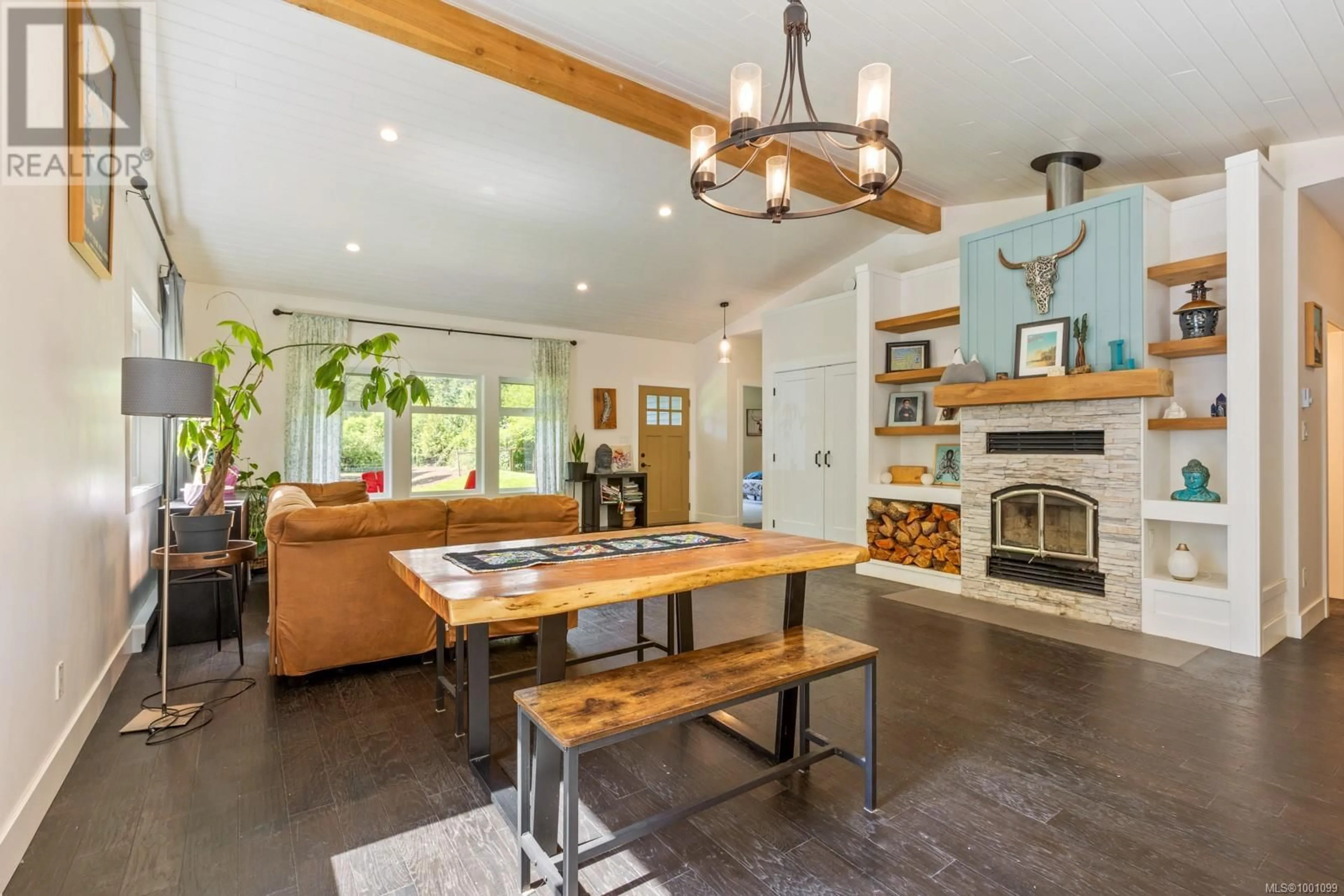 Open concept kitchen, wood/laminate floor for 6580 POULTON ROAD, Merville British Columbia V0R2M0