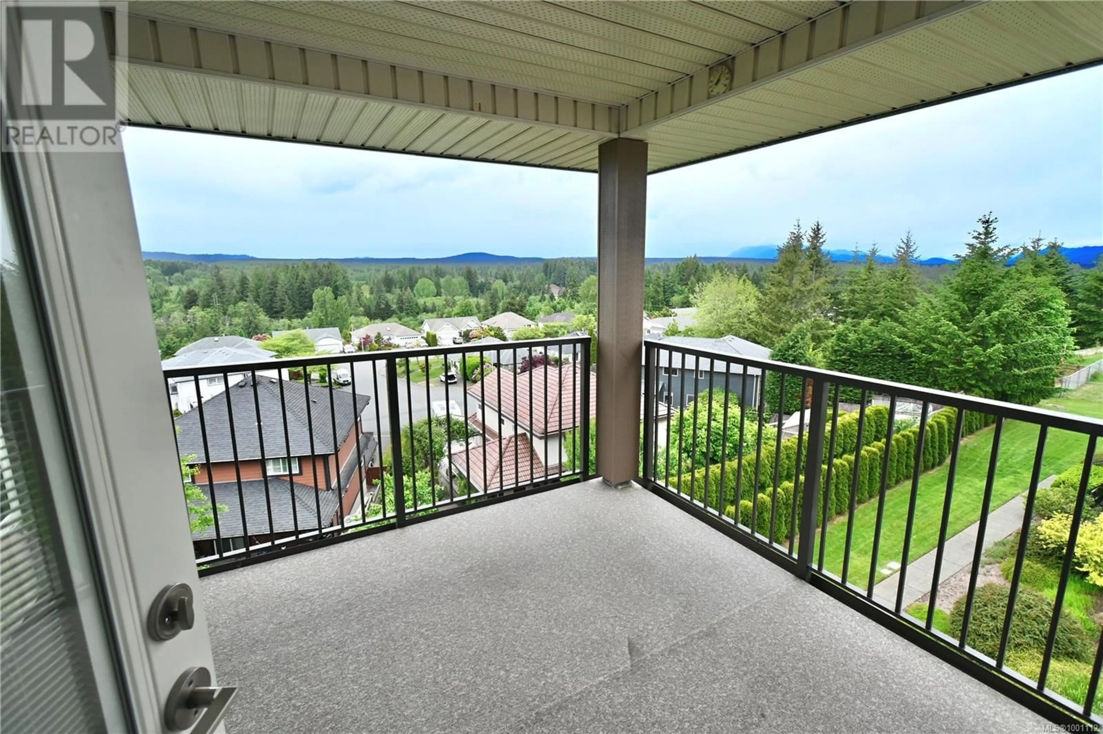 Patio, water/lake/river/ocean view for 407 - 280 DOGWOOD STREET SOUTH, Campbell River British Columbia V9W6Y7