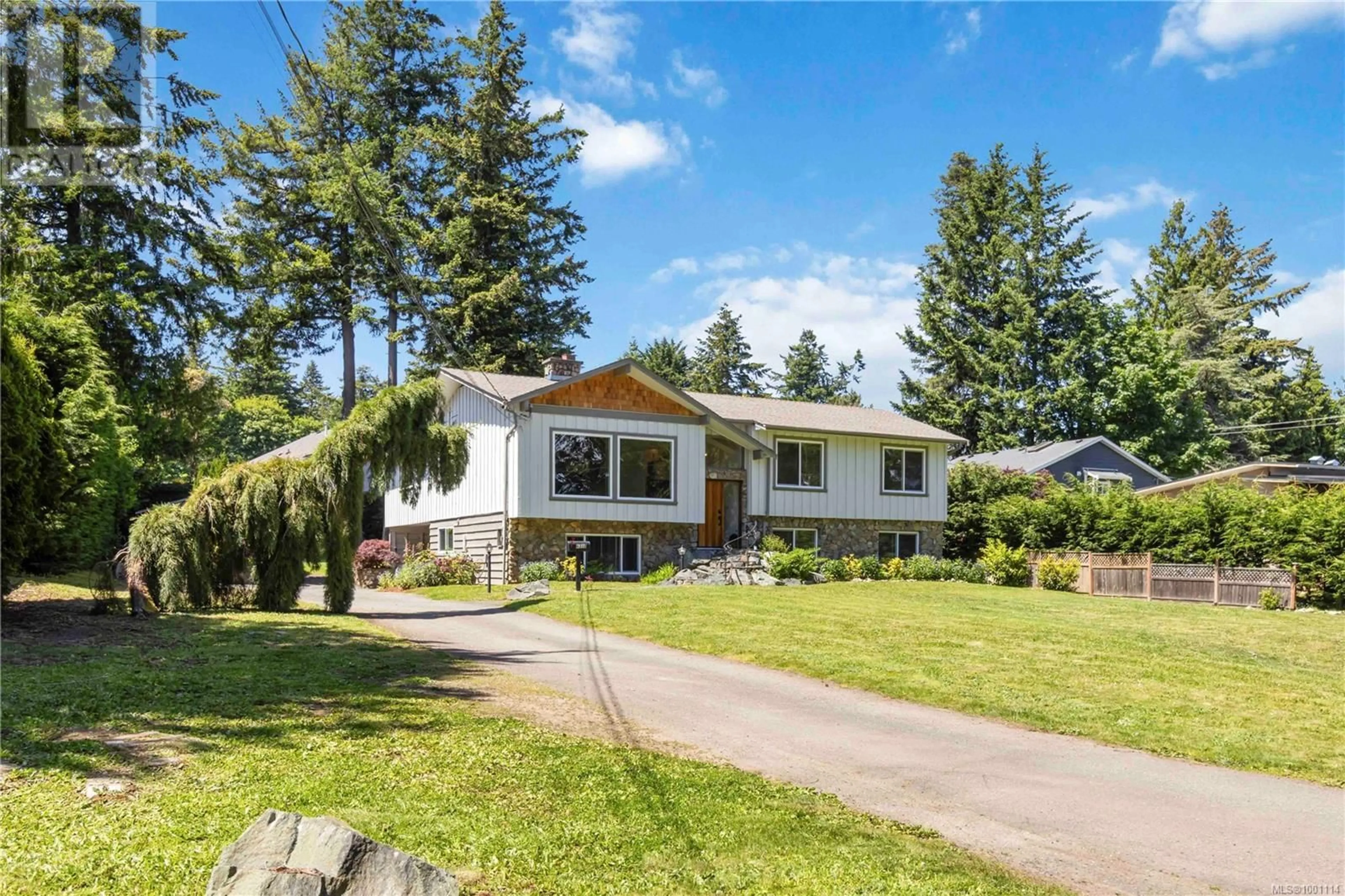 Home with vinyl exterior material, unknown for 6310 SPRINGLEA ROAD, Central Saanich British Columbia V8Z5Z4