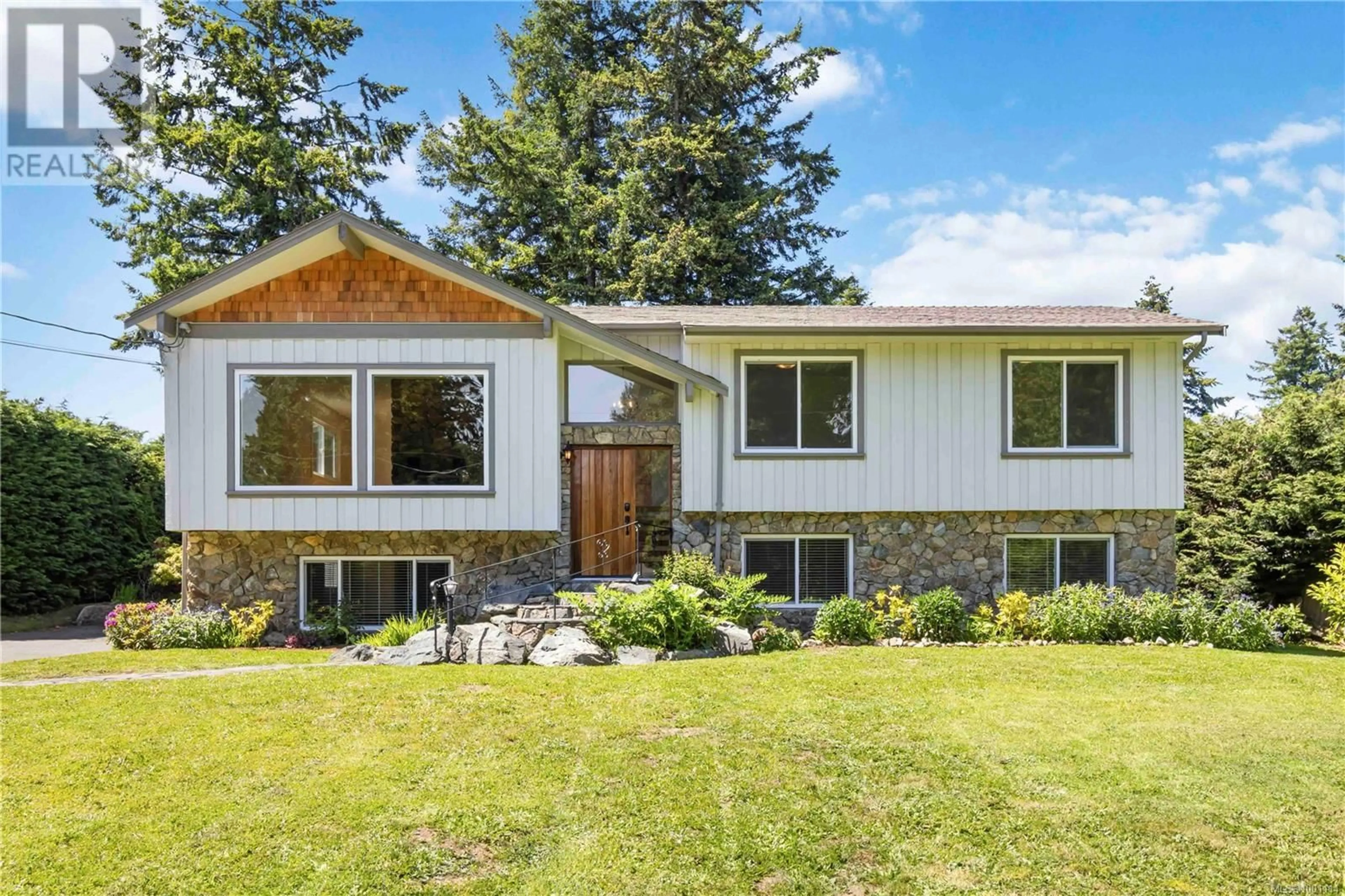 Home with vinyl exterior material, mountain view for 6310 SPRINGLEA ROAD, Central Saanich British Columbia V8Z5Z4