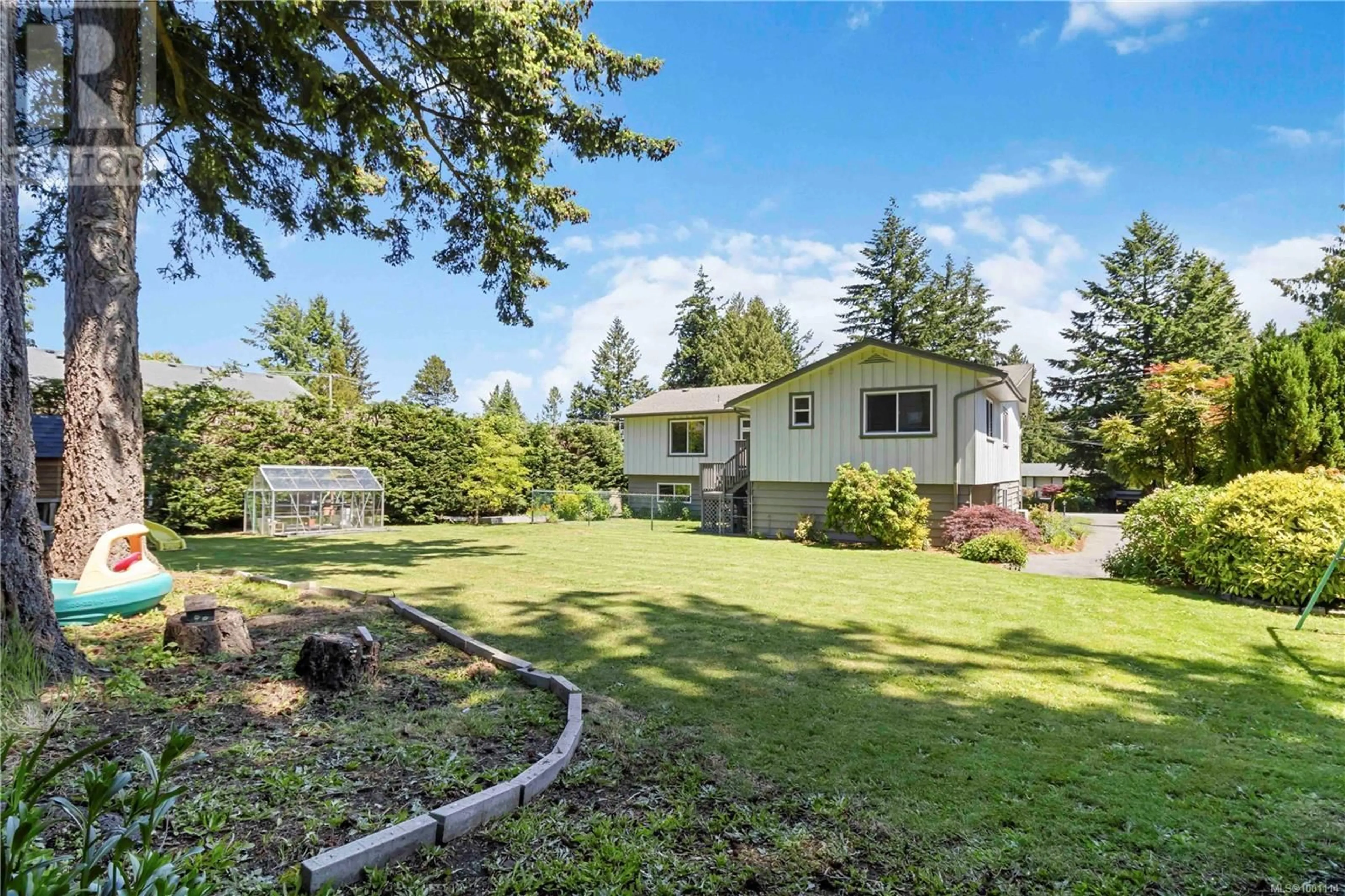 A pic from outside/outdoor area/front of a property/back of a property/a pic from drone, unknown for 6310 SPRINGLEA ROAD, Central Saanich British Columbia V8Z5Z4