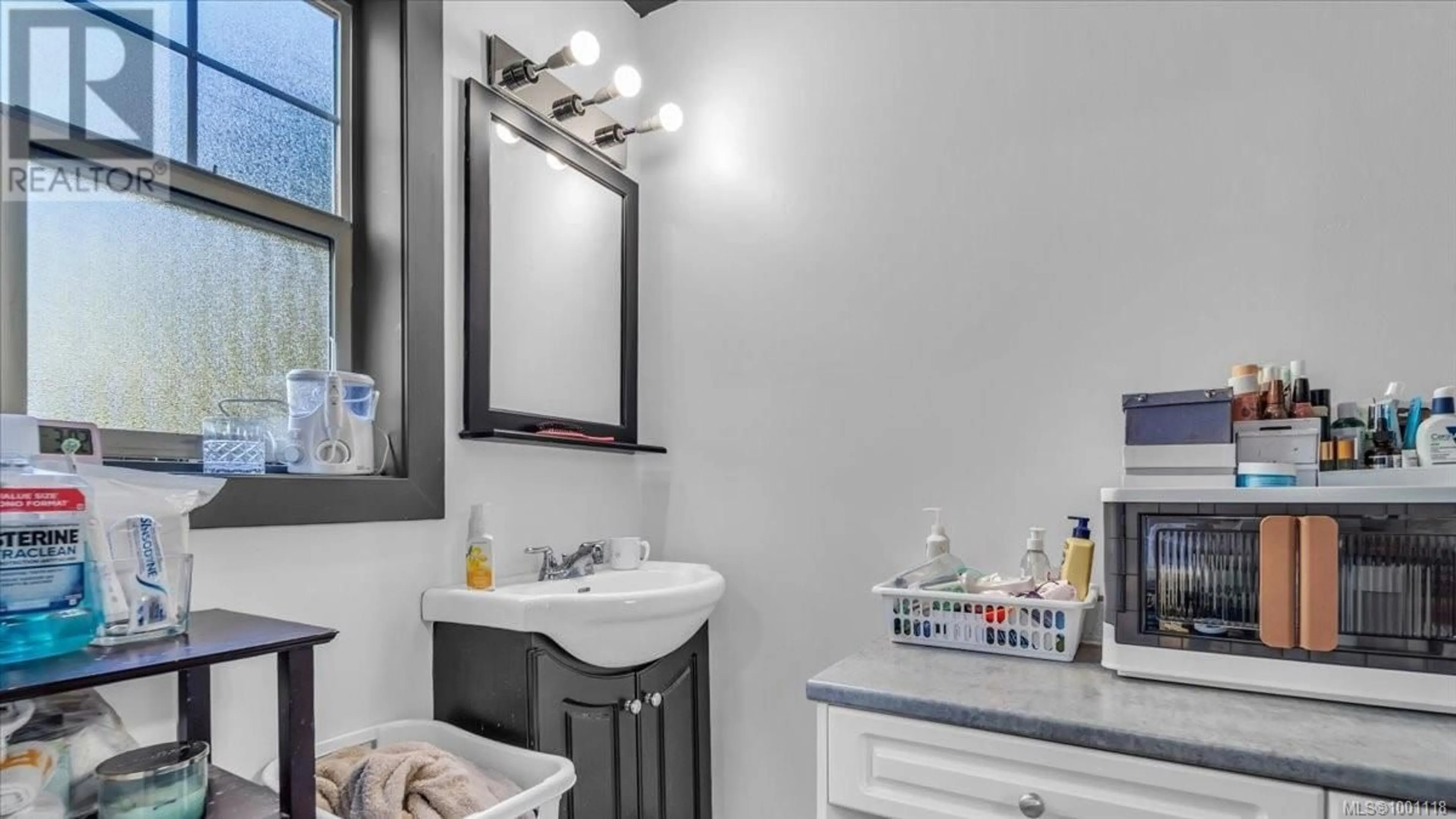 Standard bathroom, ceramic/tile floor for 113 - 2661 DEVILLE ROAD, Langford British Columbia V9B0G6