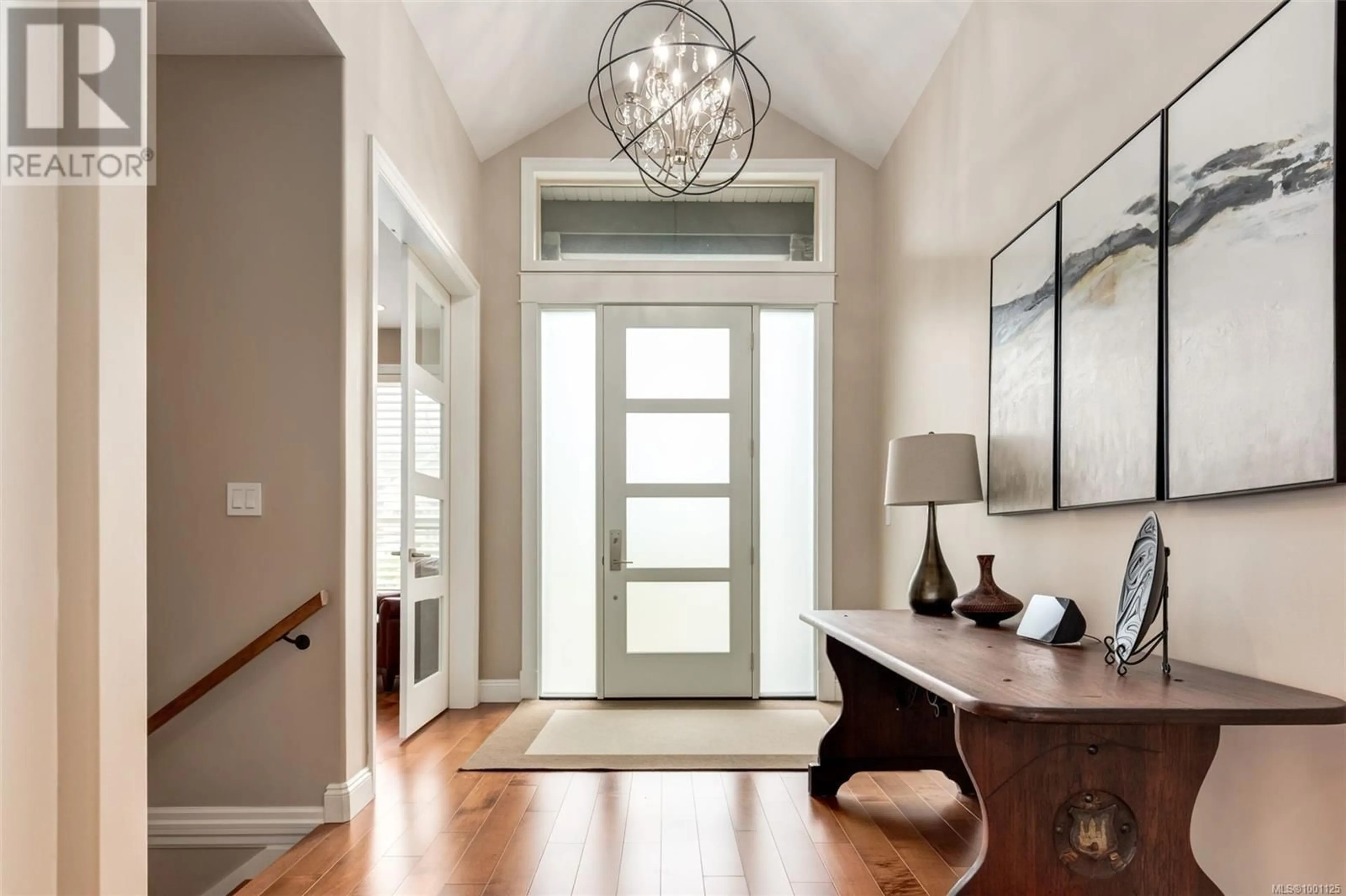 Indoor entryway for 3768 OAK CREST PLACE, Nanaimo British Columbia V9T6H3