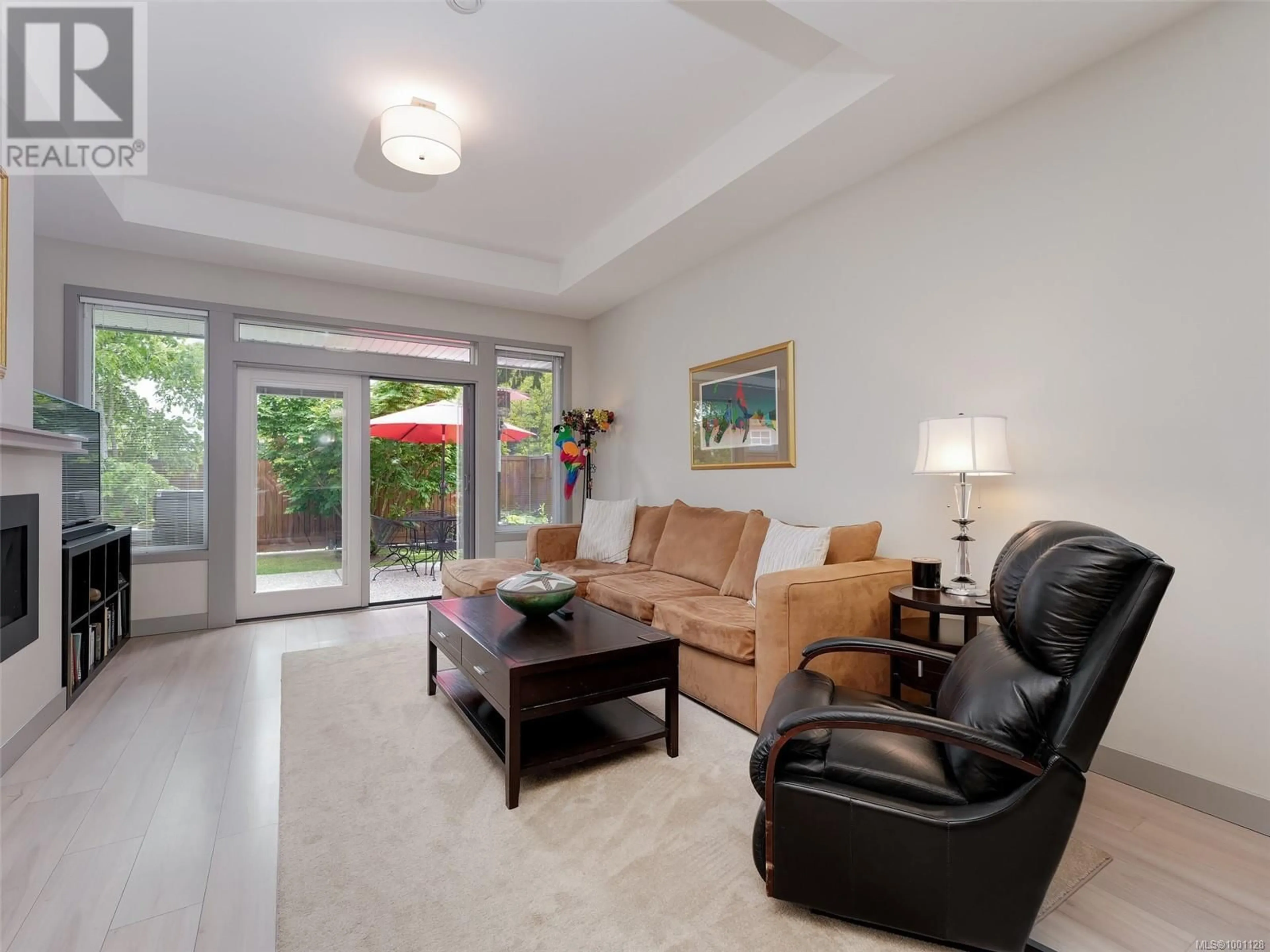 Living room with furniture, unknown for 3327 PAINTER ROAD, Colwood British Columbia V9C2H7