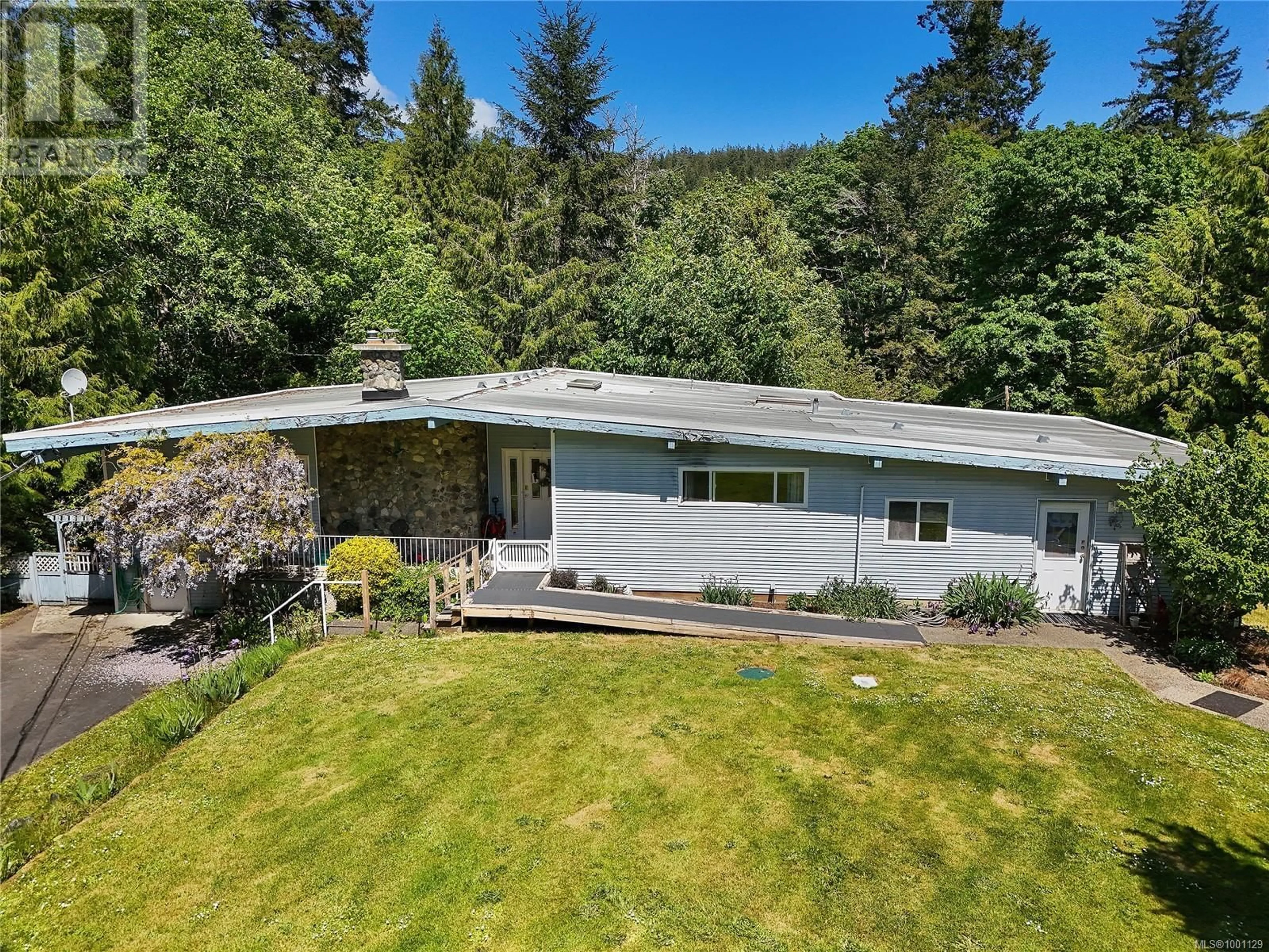 A pic from outside/outdoor area/front of a property/back of a property/a pic from drone, unknown for 6790 PASCOE ROAD, Sooke British Columbia V9Z0J3