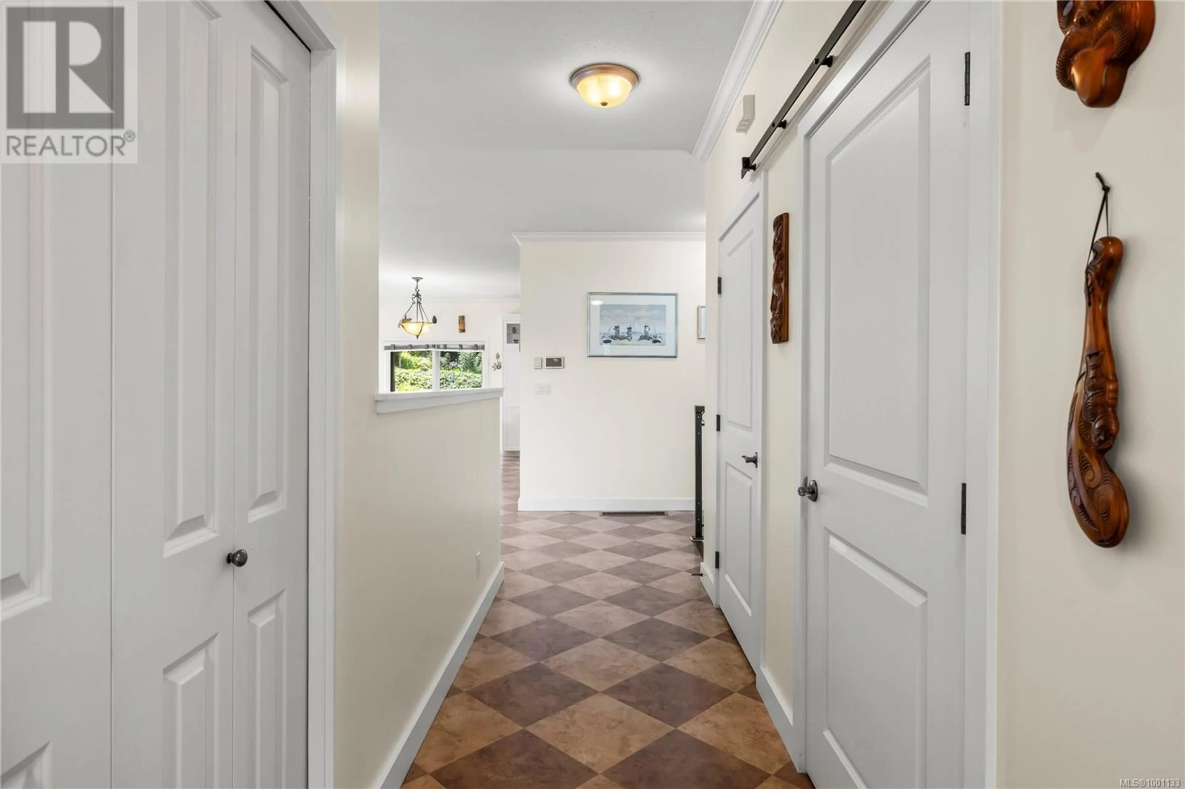 Indoor entryway for 5626 BOULDER PLACE, Nanaimo British Columbia V9T6P4