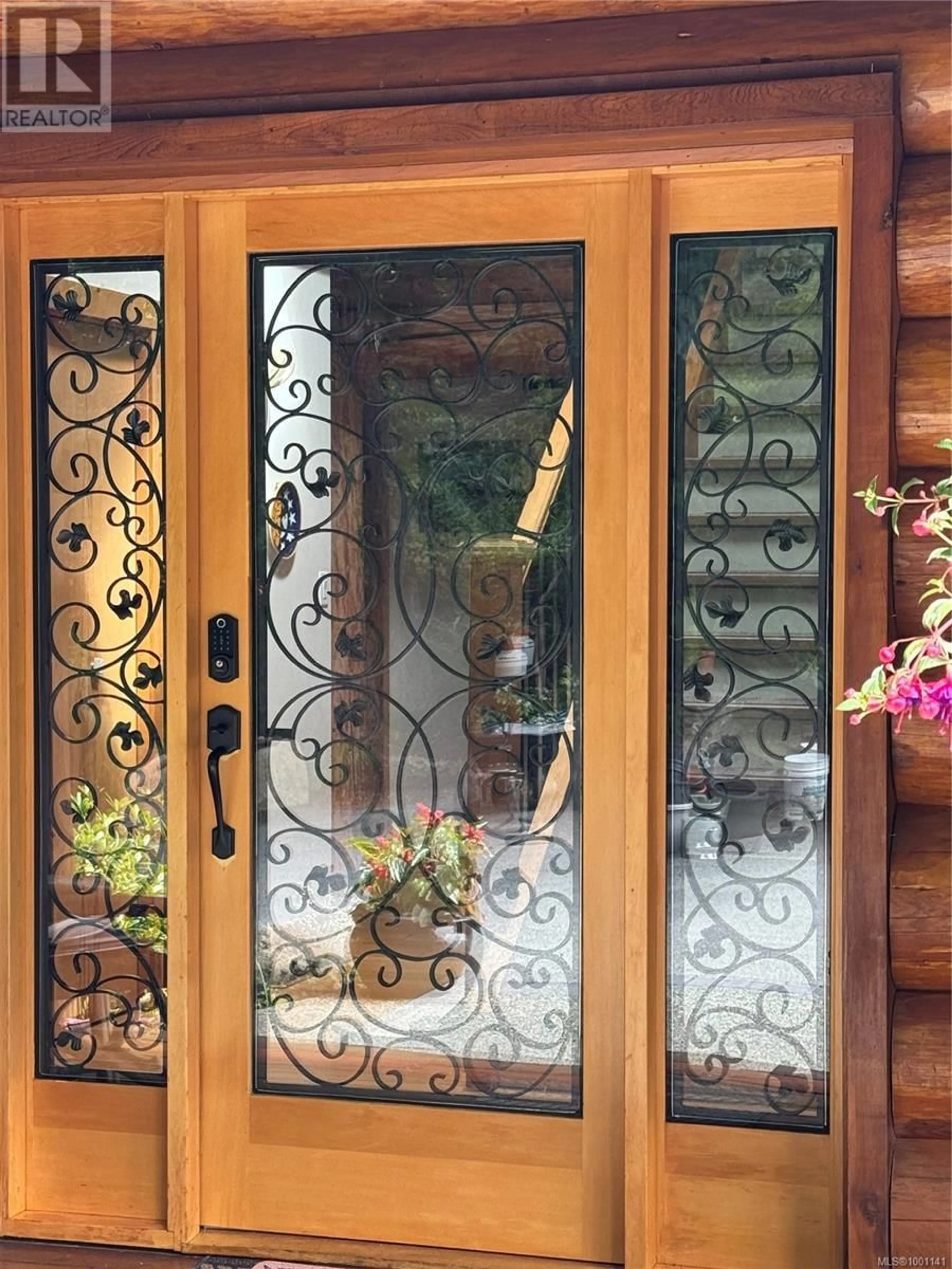 Indoor entryway for 8701 GRIGGS TERRACE, North Saanich British Columbia V8L3Z2