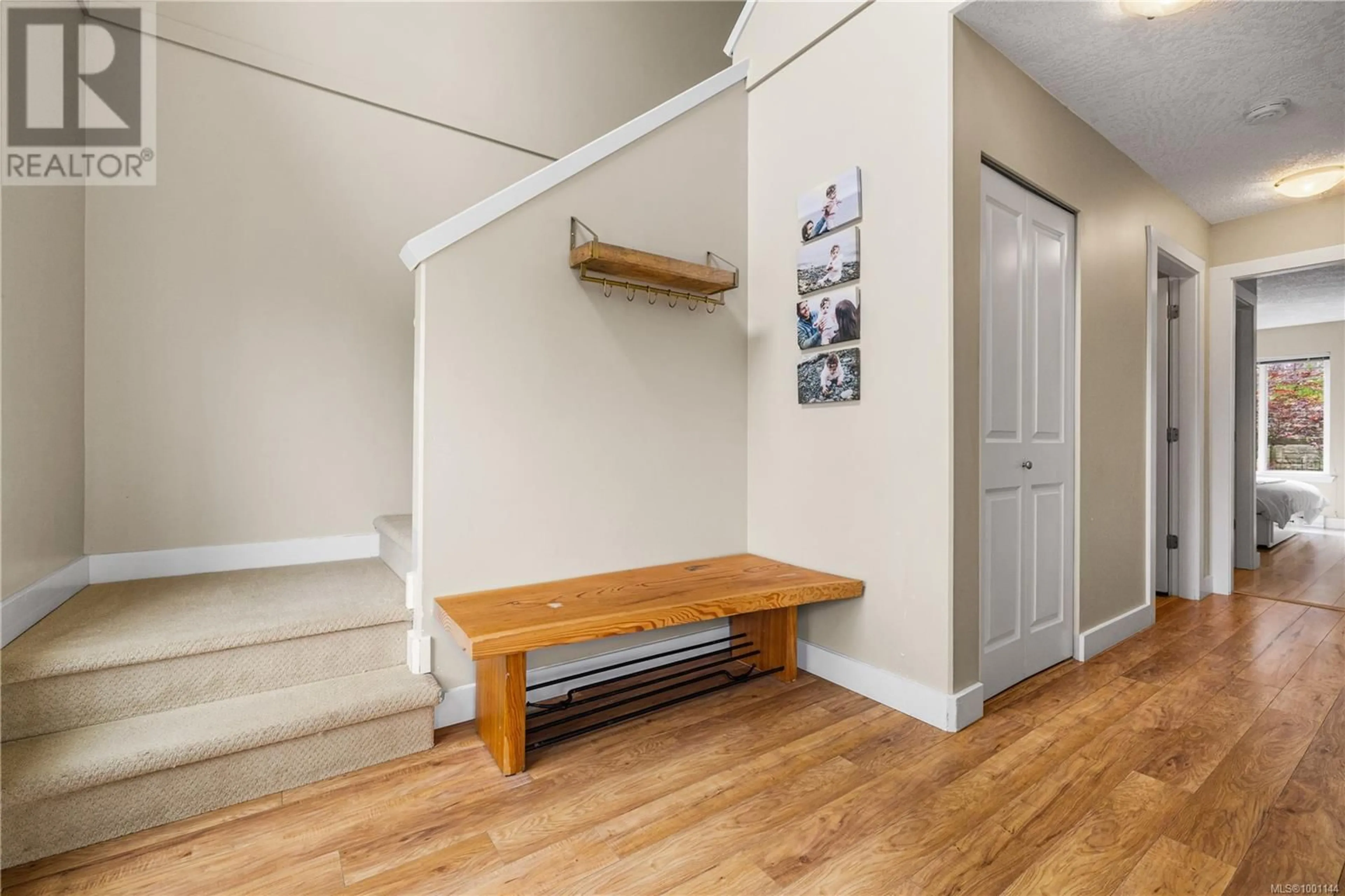 Indoor entryway for 150 - 701 HILCHEY ROAD, Campbell River British Columbia V9W0A2