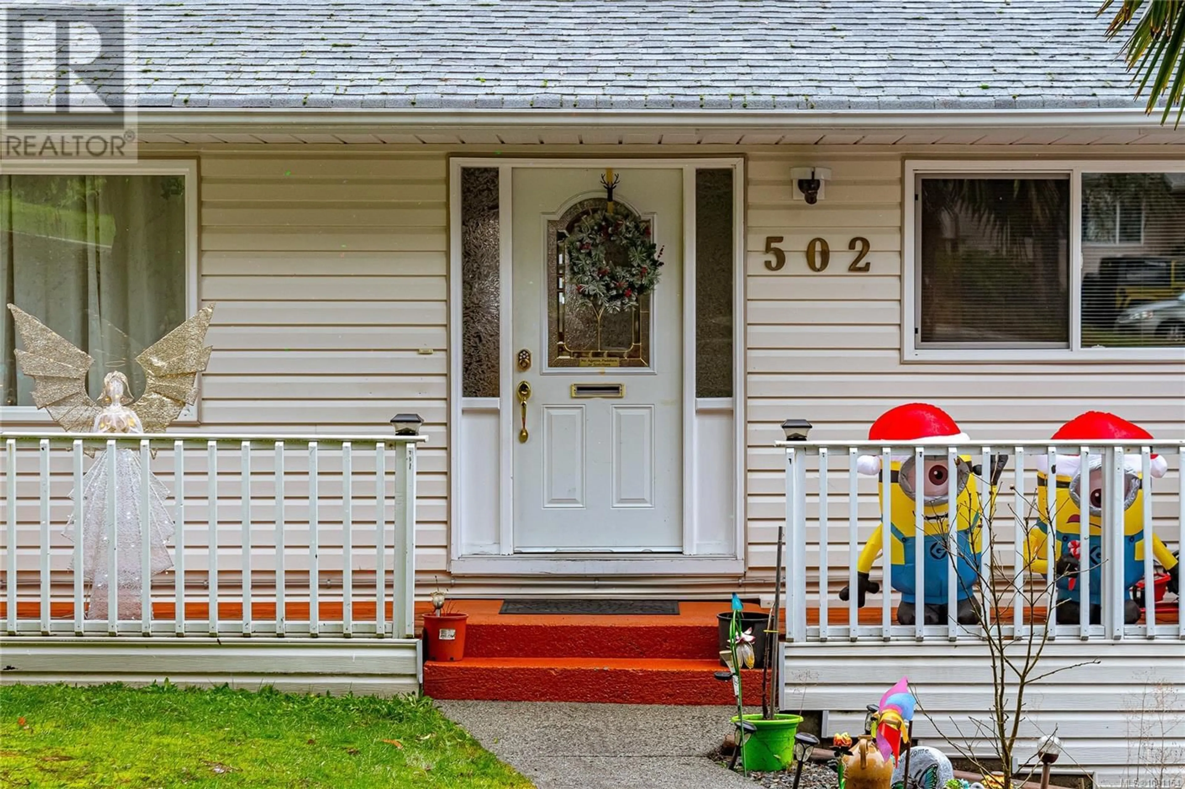 Home with vinyl exterior material, street for 502 NINTH STREET, Nanaimo British Columbia V9R1A7