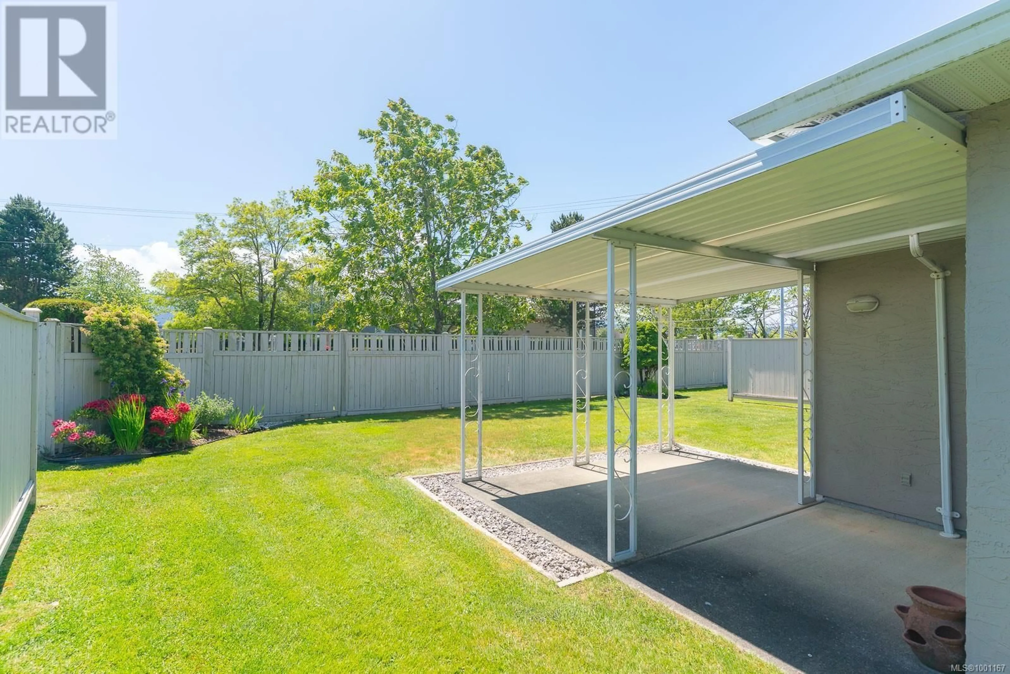 Patio, street for 5953 PRIMROSE DRIVE, Nanaimo British Columbia V9T6B8