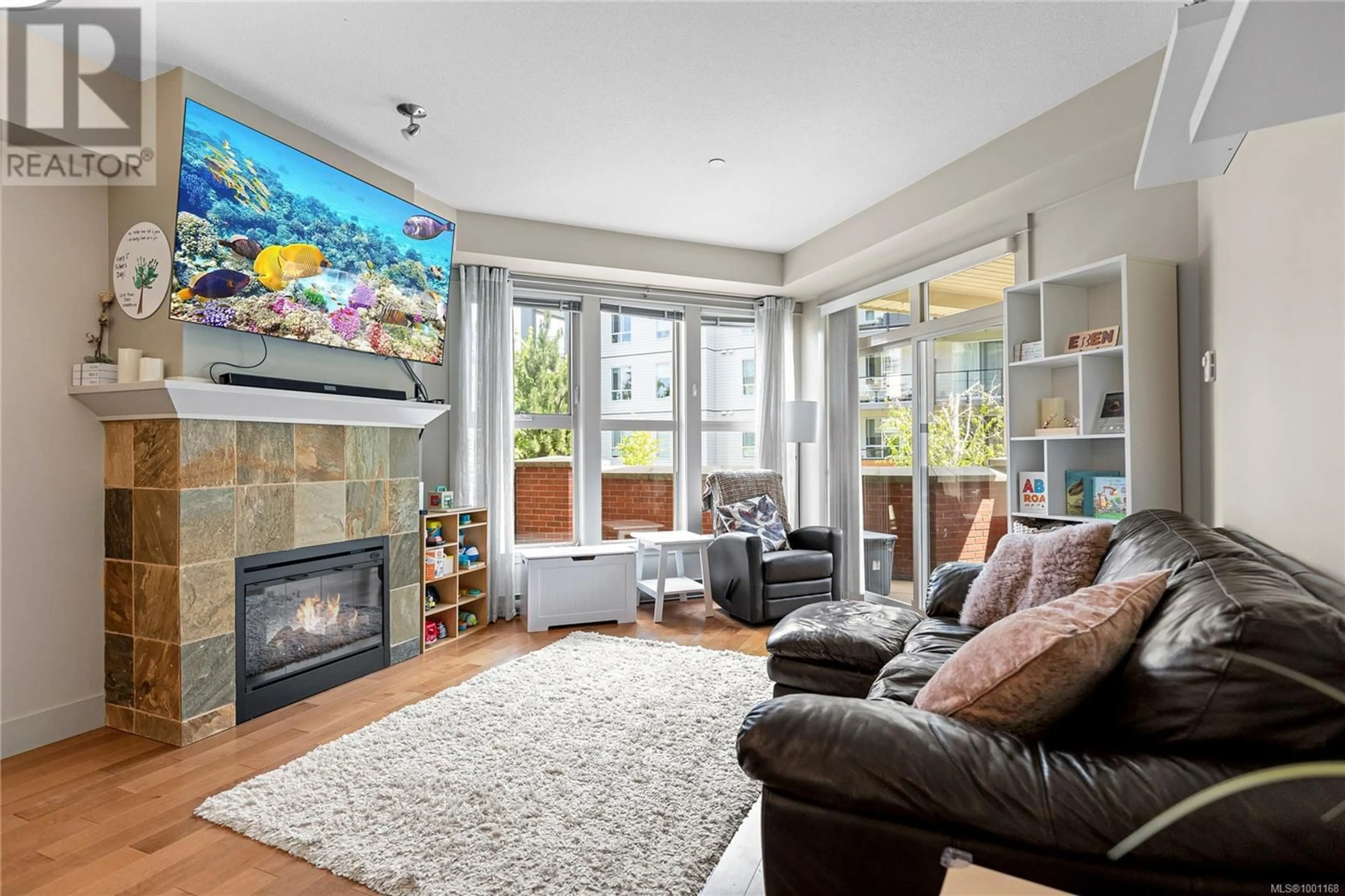 Living room with furniture, unknown for 114 - 6310 MCROBB AVENUE, Nanaimo British Columbia V9V1W8