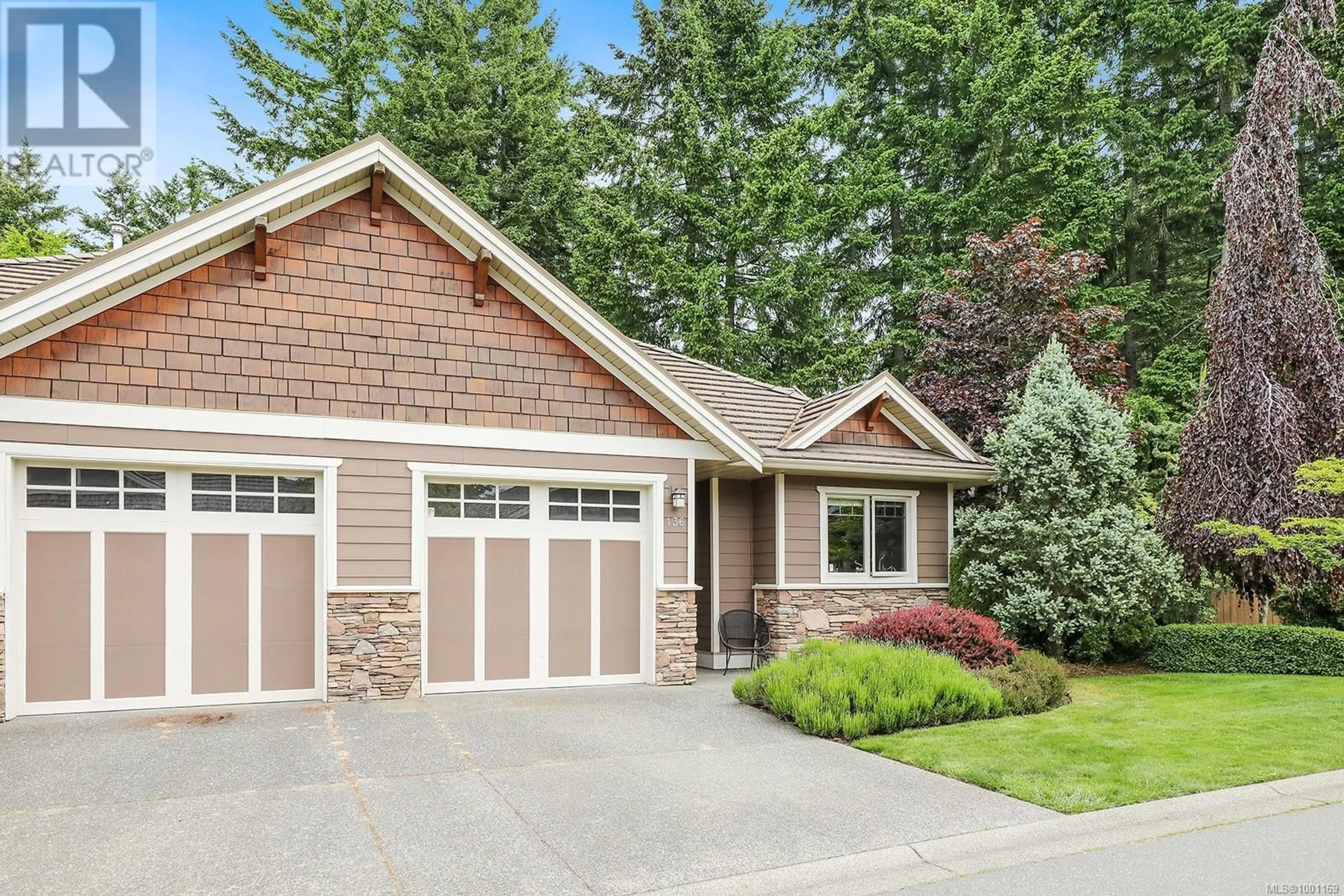 Home with vinyl exterior material, street for 136 - 2315 SUFFOLK CRESCENT, Courtenay British Columbia V9N3Z4