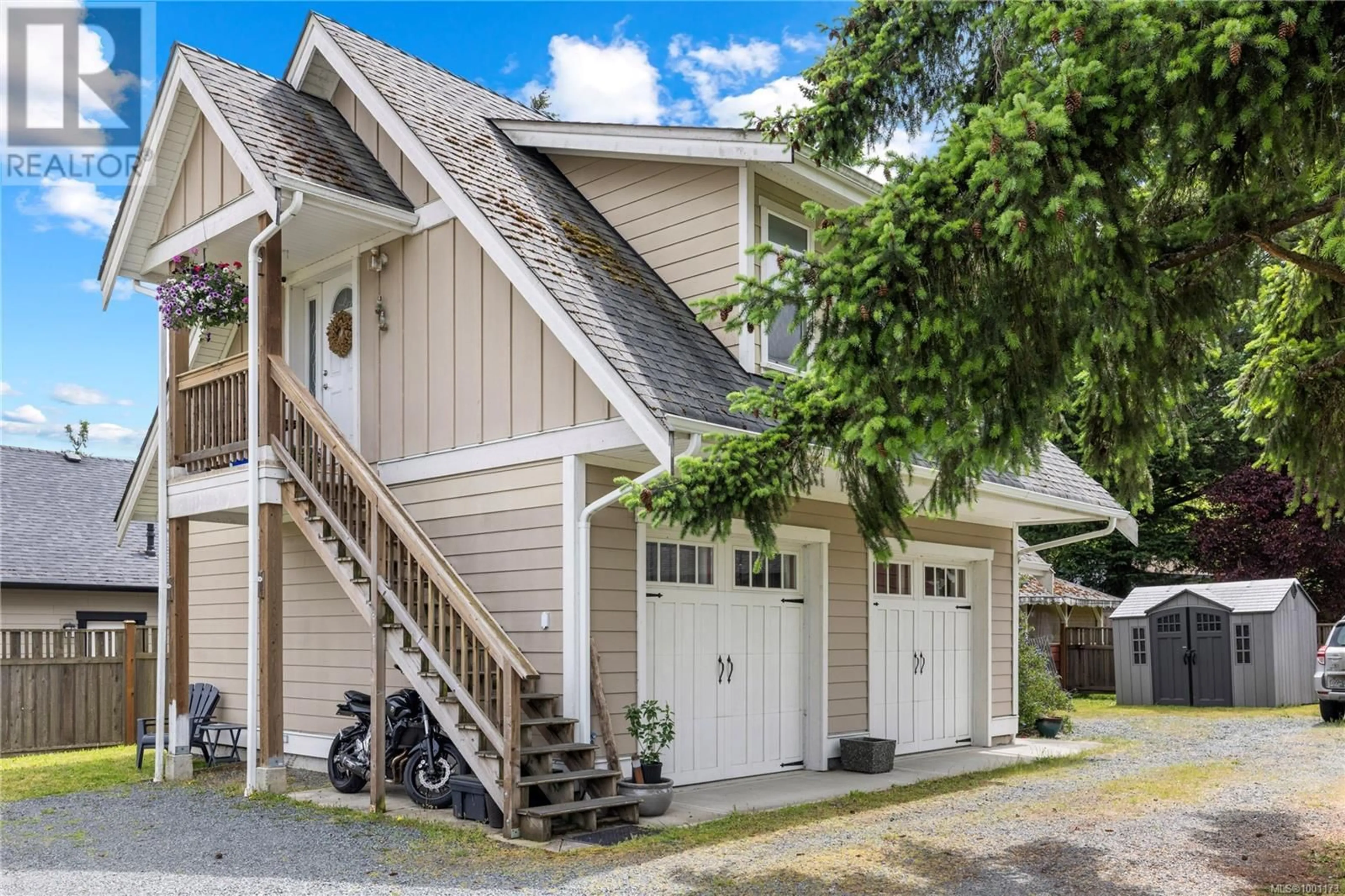 Home with vinyl exterior material, street for 174 STANFORD AVENUE EAST, Parksville British Columbia V9P1M2