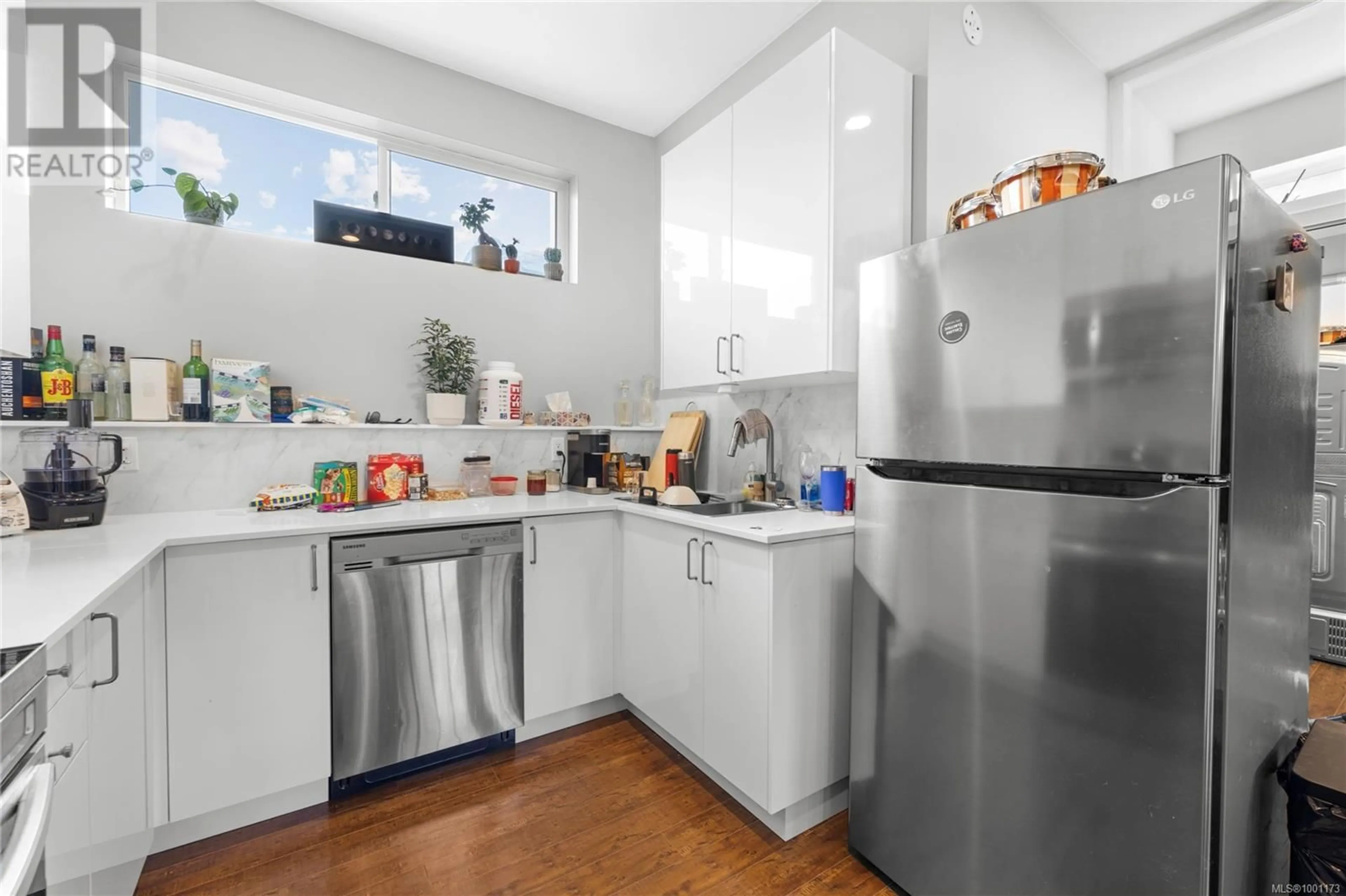 Standard kitchen, unknown for 174 STANFORD AVENUE EAST, Parksville British Columbia V9P1M2