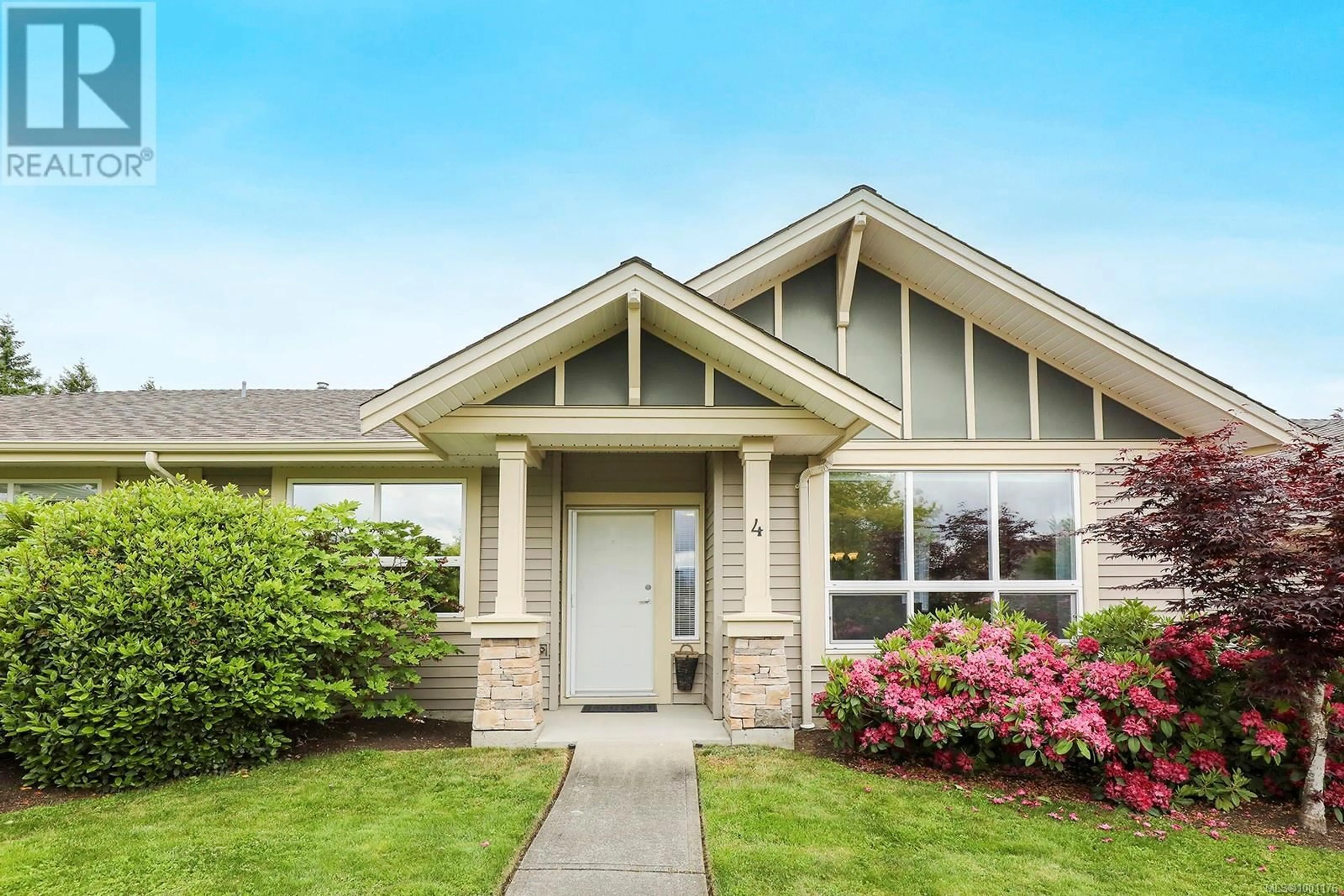 Home with vinyl exterior material, street for 4 - 730 ASPEN ROAD, Comox British Columbia V9M0A4