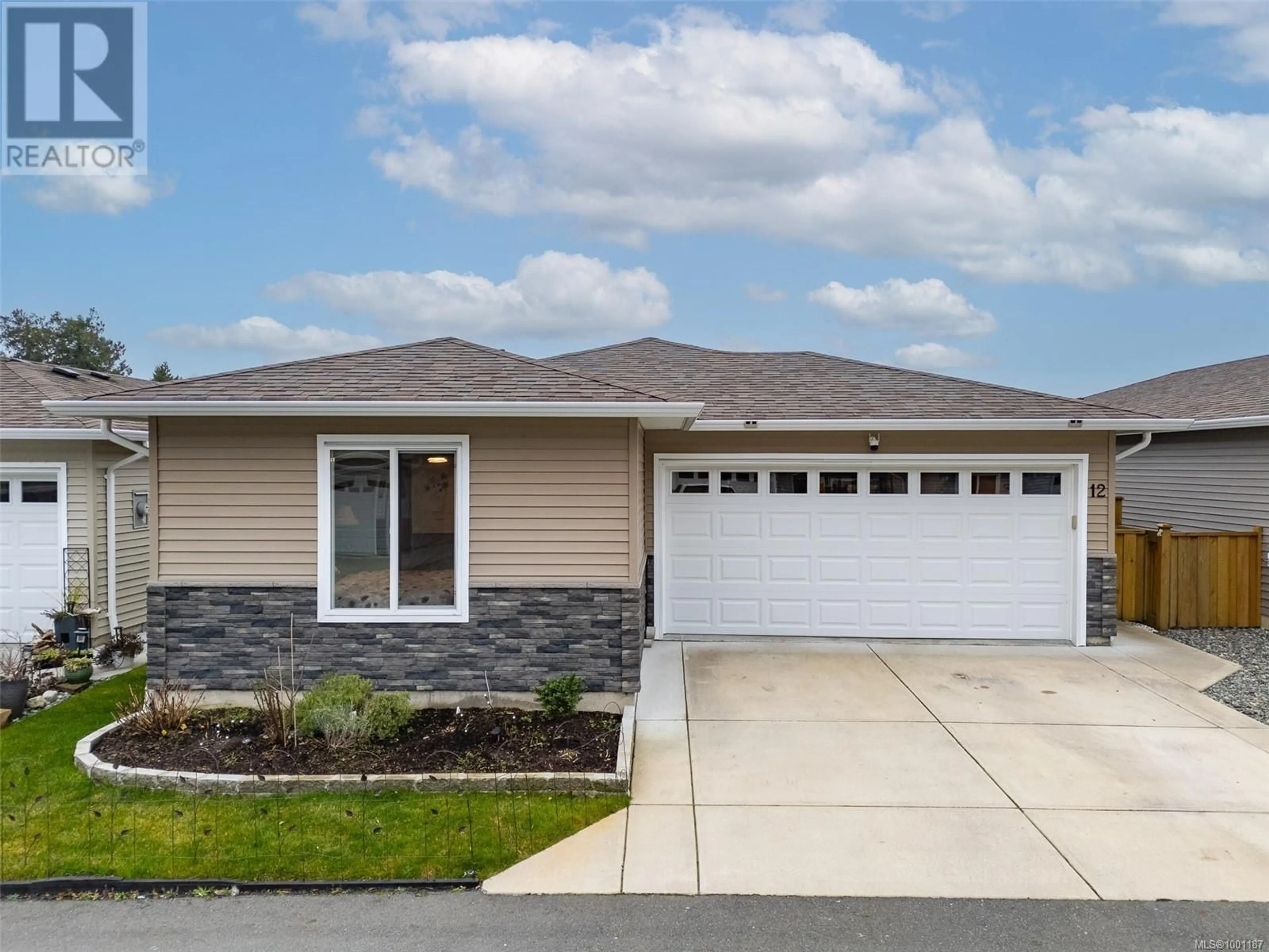 Home with vinyl exterior material, street for 12 - 7586 TETAYUT ROAD, Central Saanich British Columbia V8M0B4