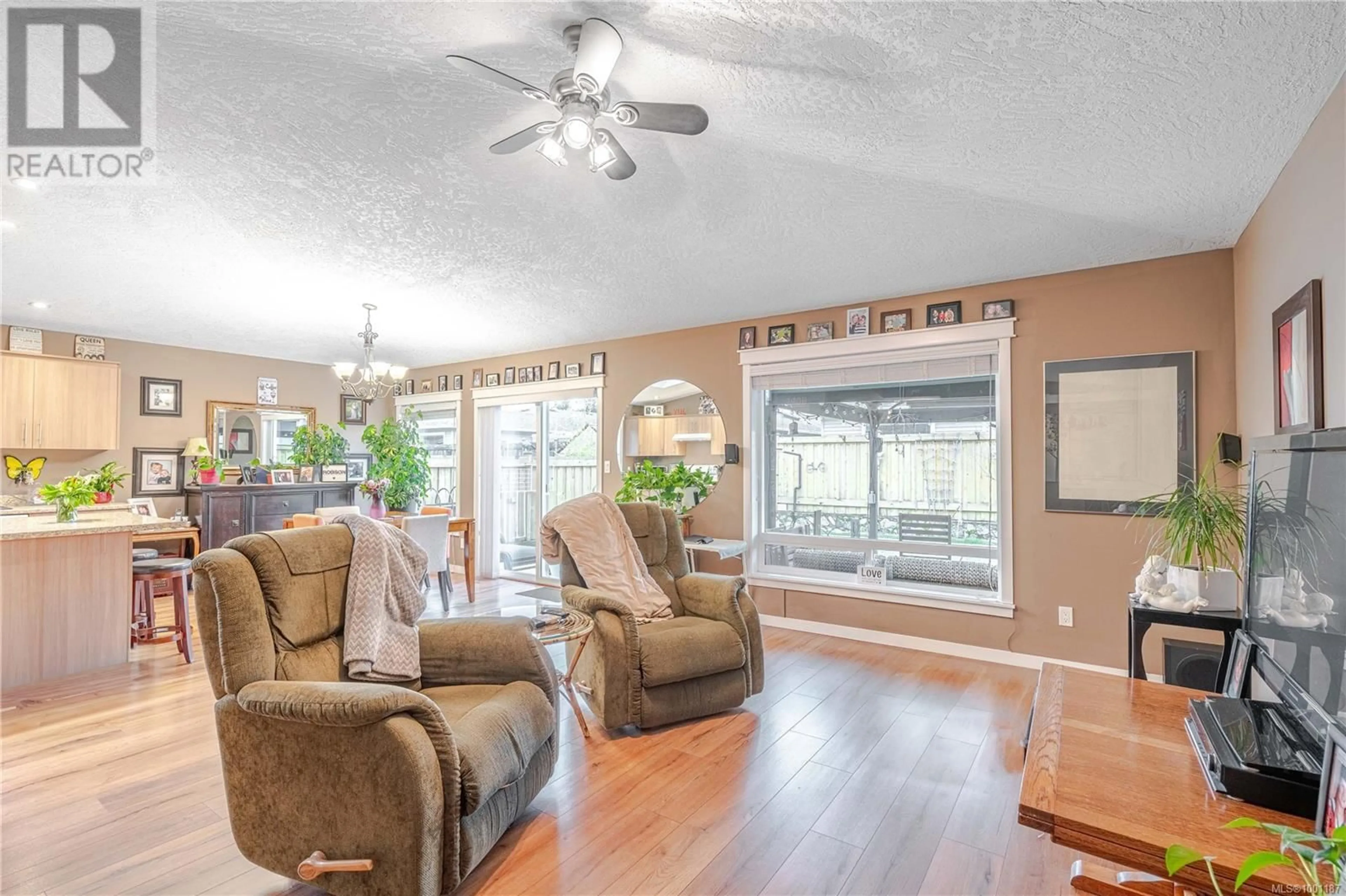 Living room with furniture, unknown for 12 - 7586 TETAYUT ROAD, Central Saanich British Columbia V8M0B4