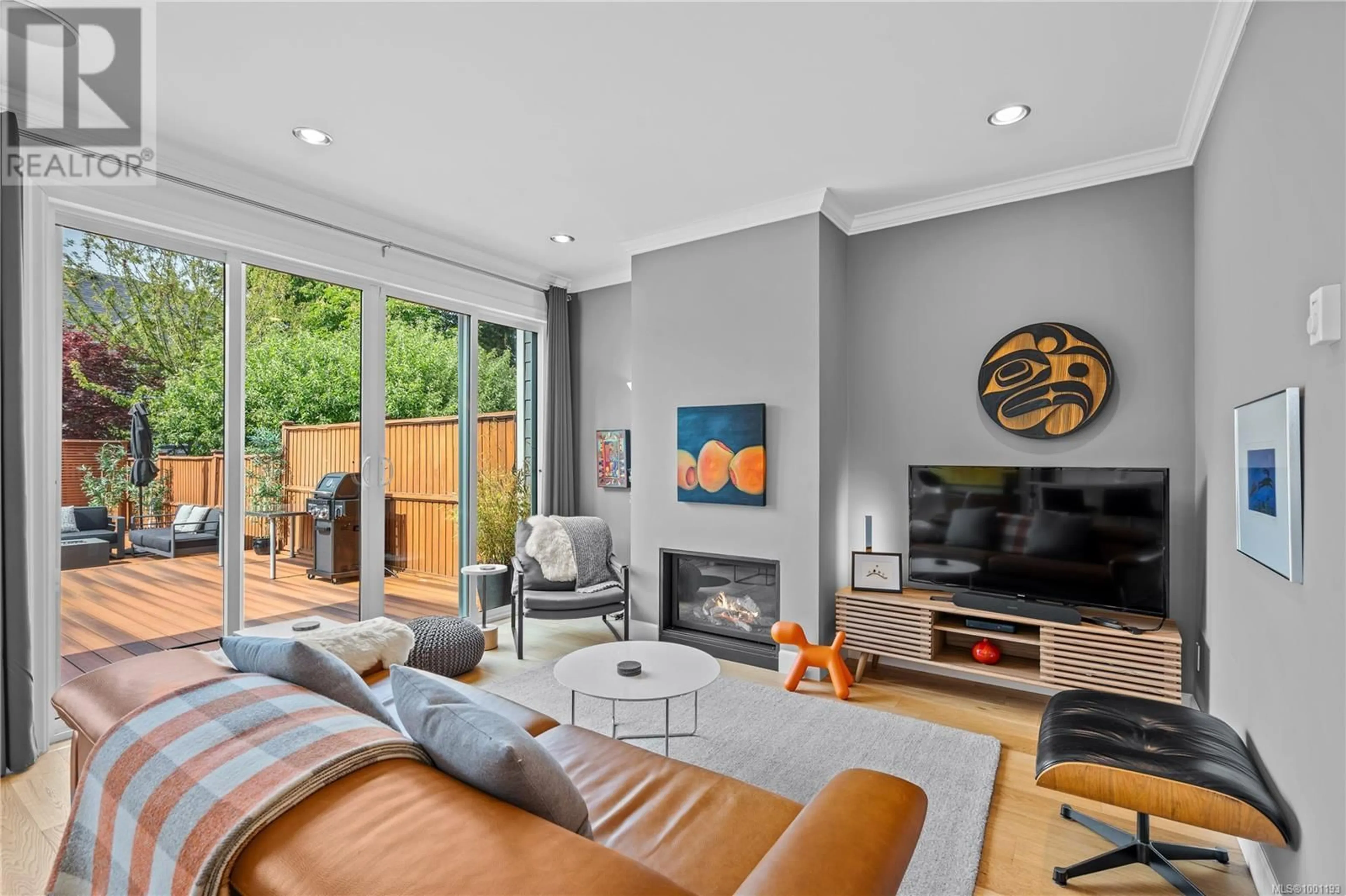Living room with furniture, unknown for 1 - 1508 HOLLY STREET, Victoria British Columbia V8R2Y5