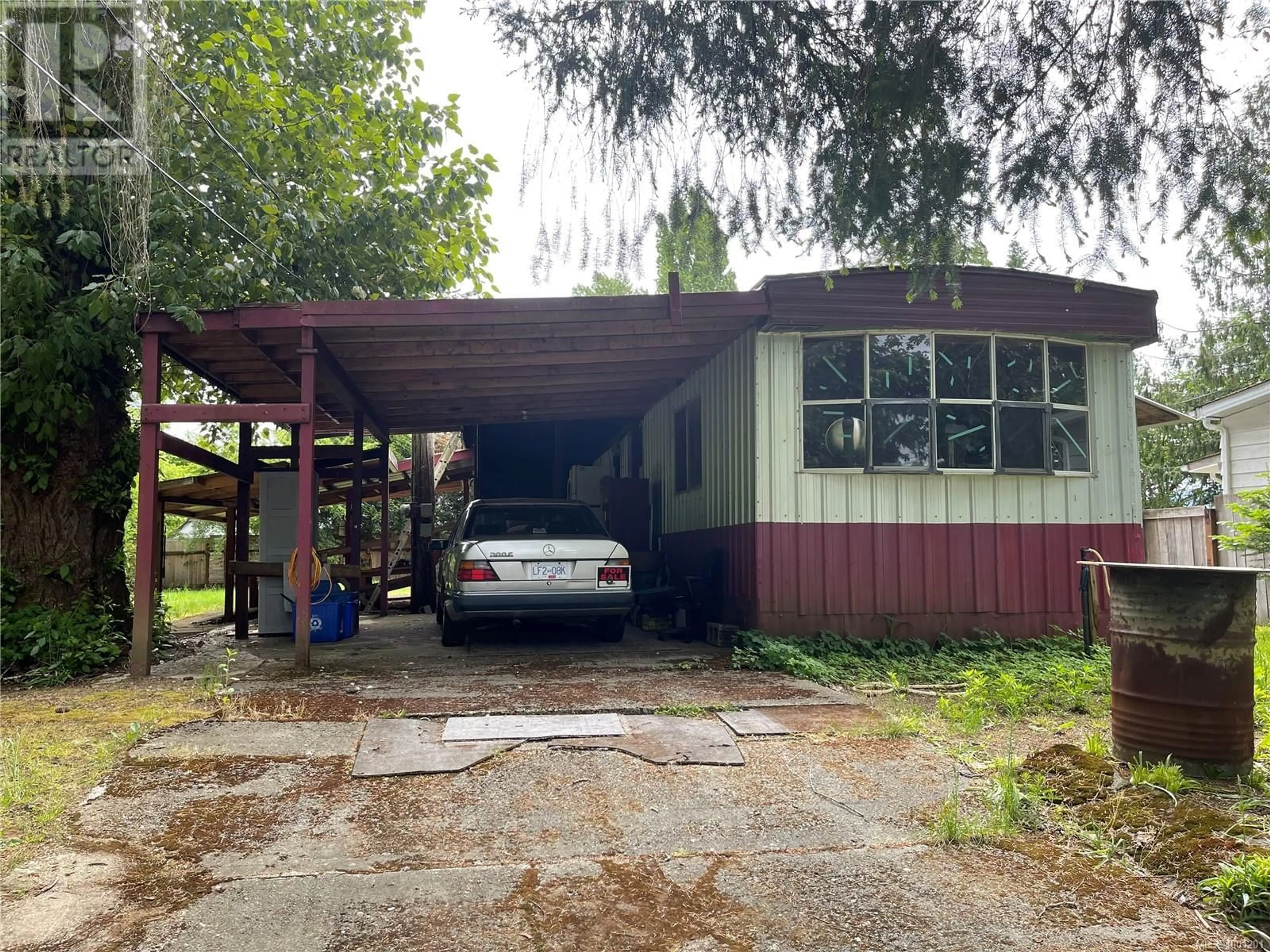 Indoor garage for 5543 PARK PLACE, Port Alberni British Columbia V9Y7K1