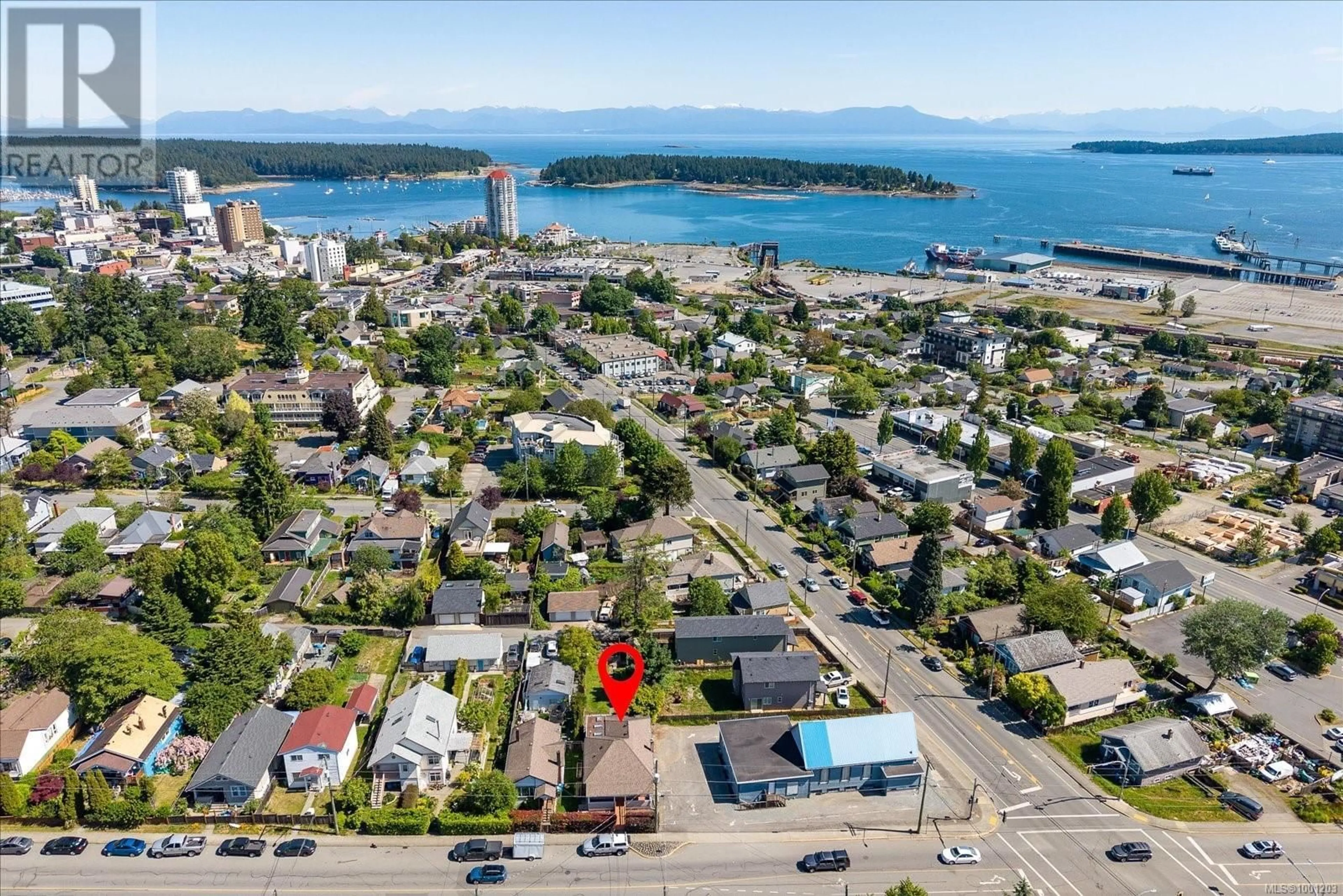 A pic from outside/outdoor area/front of a property/back of a property/a pic from drone, unknown for 650 MILTON STREET, Nanaimo British Columbia V9R2L5