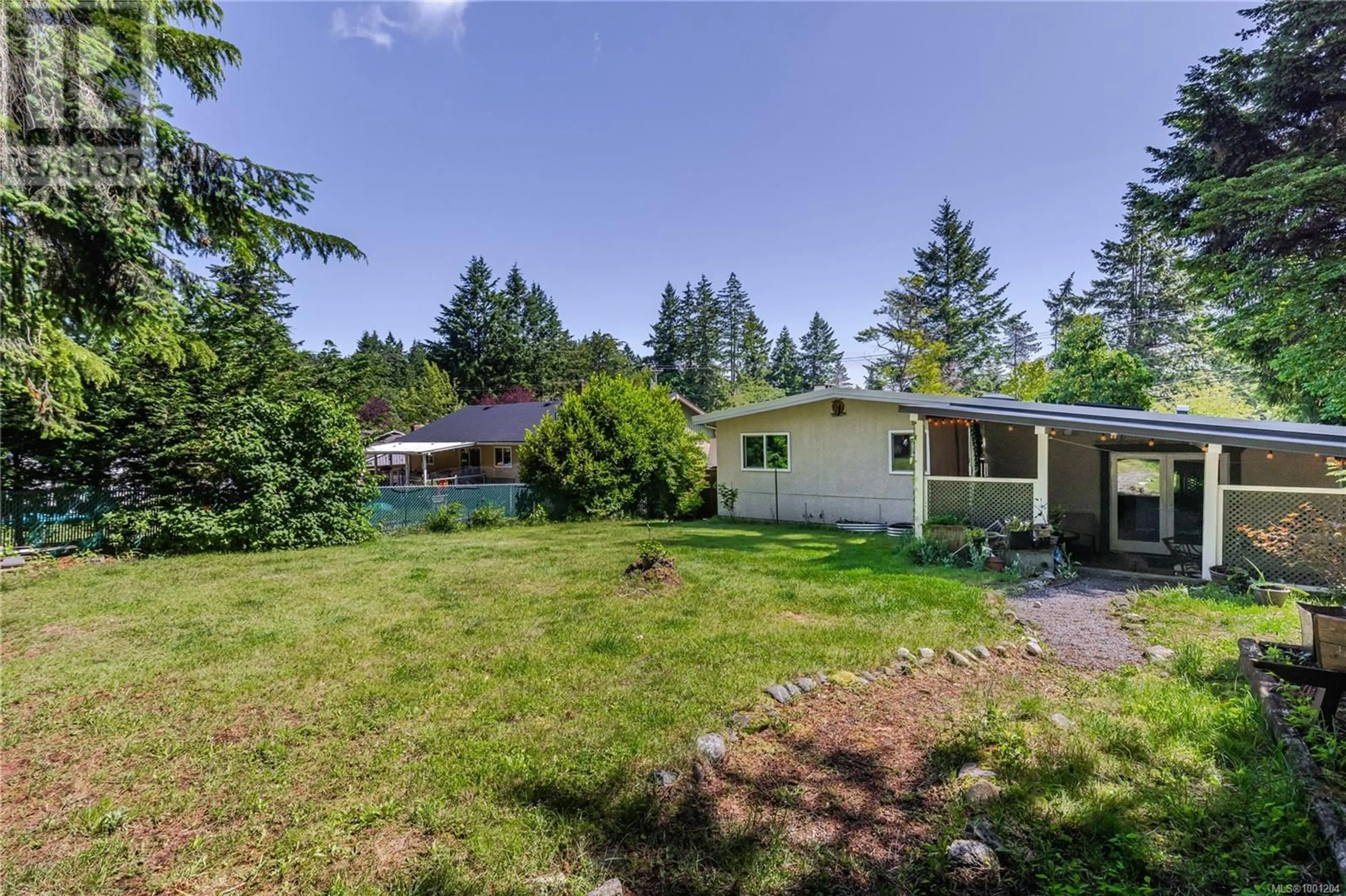 A pic from outside/outdoor area/front of a property/back of a property/a pic from drone, unknown for 3235 UPLANDS DRIVE, Nanaimo British Columbia V9T2T2