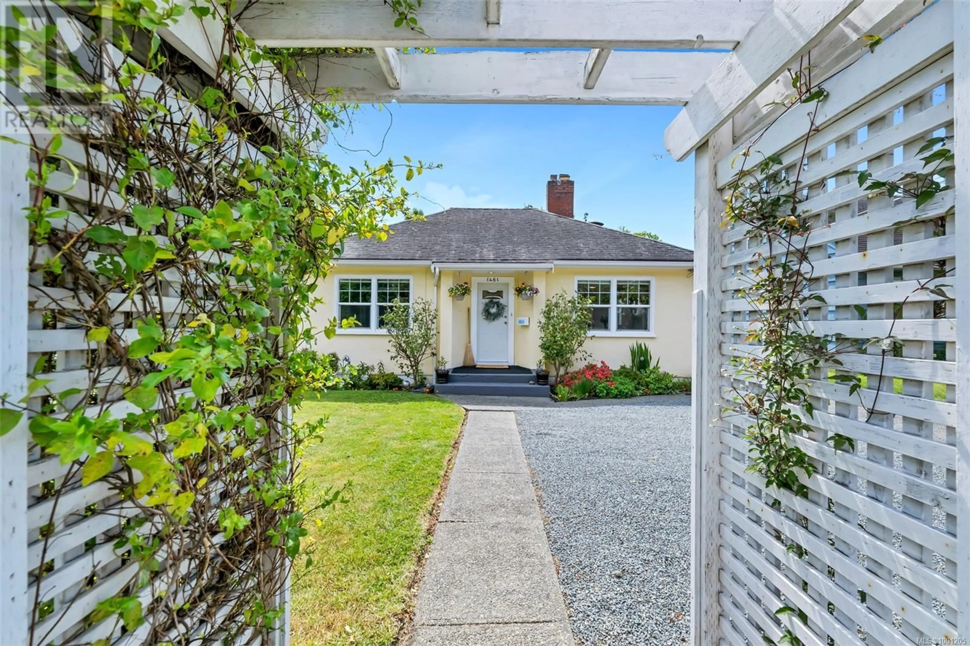 Unknown for 1461 HILLSIDE AVENUE, Victoria British Columbia V8T2B9
