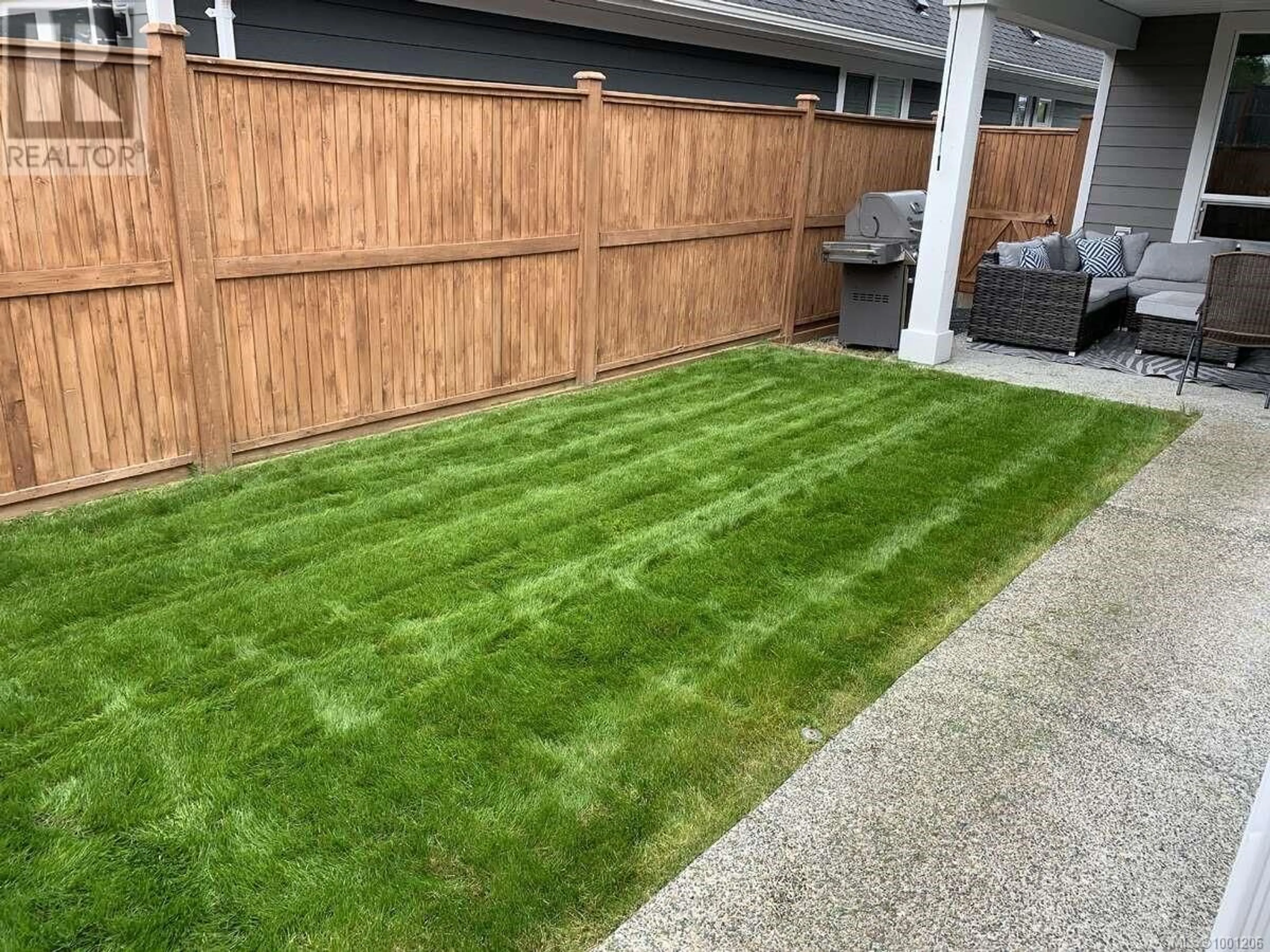 A pic from outside/outdoor area/front of a property/back of a property/a pic from drone, street for 787 BRIARWOOD DRIVE, Parksville British Columbia V9P2P9