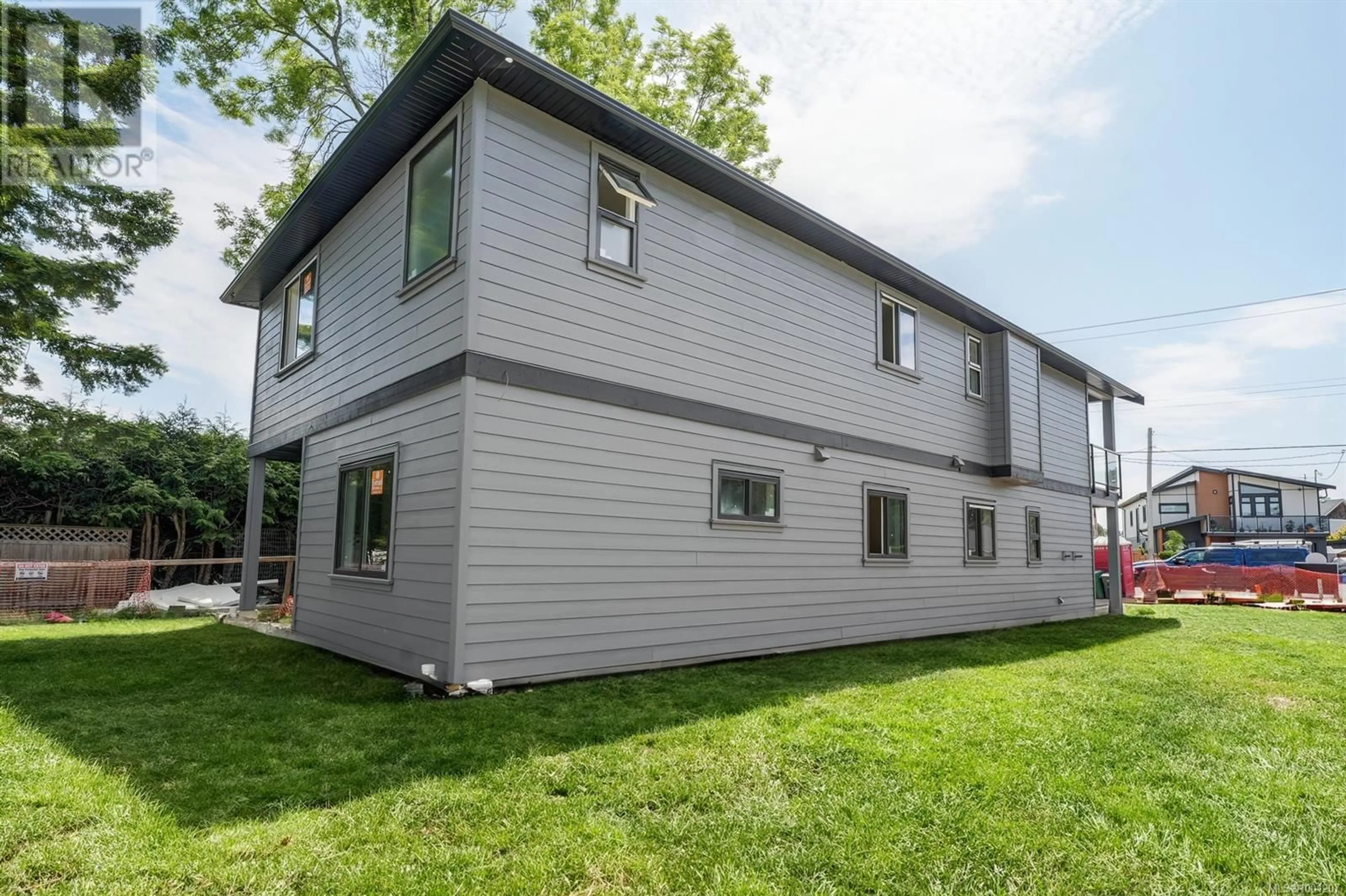 Home with vinyl exterior material, building for Lot B - 1646 KENMORE ROAD, Saanich British Columbia V8N2E5