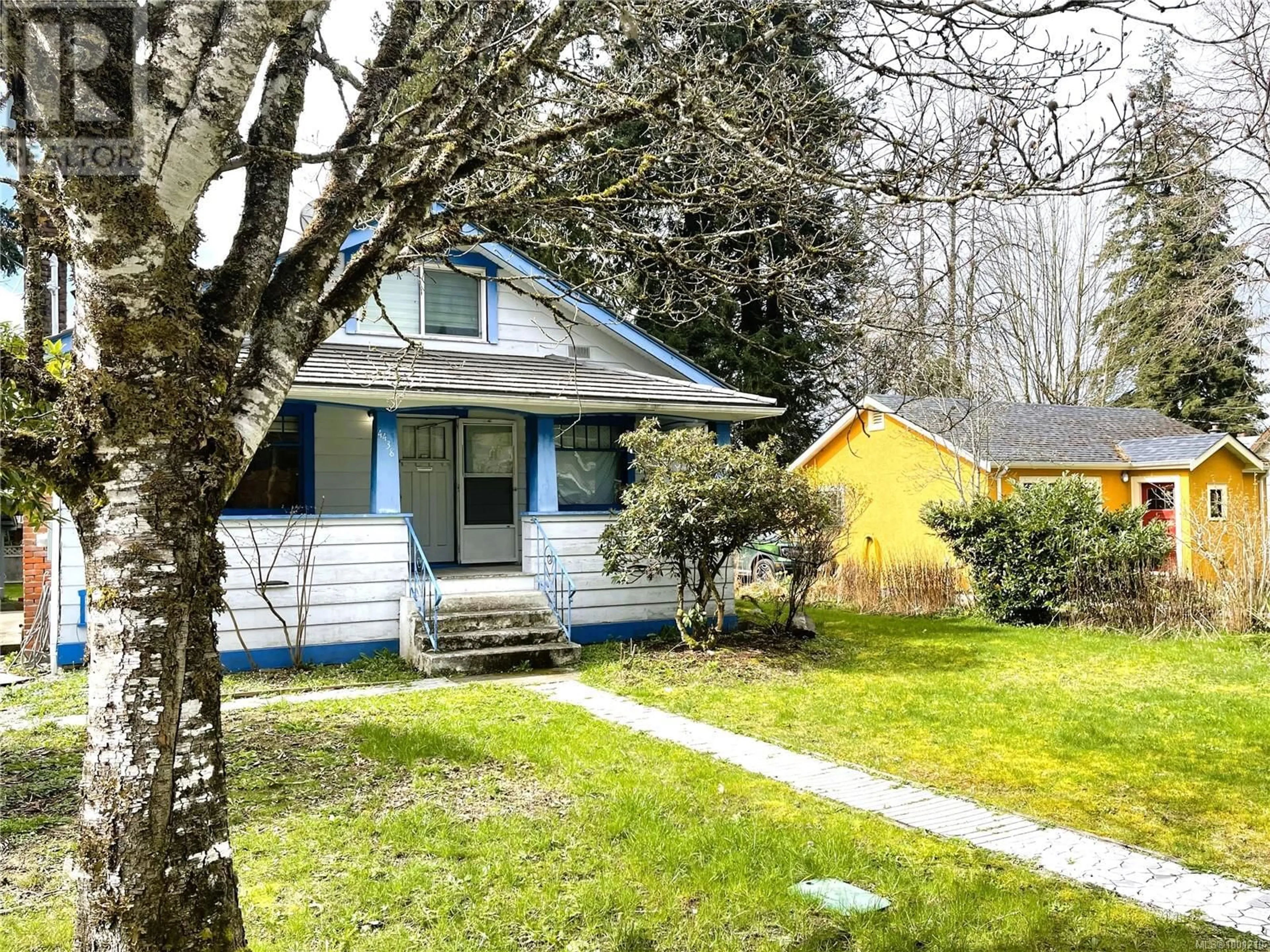 A pic from outside/outdoor area/front of a property/back of a property/a pic from drone, street for 4438 ADELAIDE STREET, Port Alberni British Columbia V9Y6N1