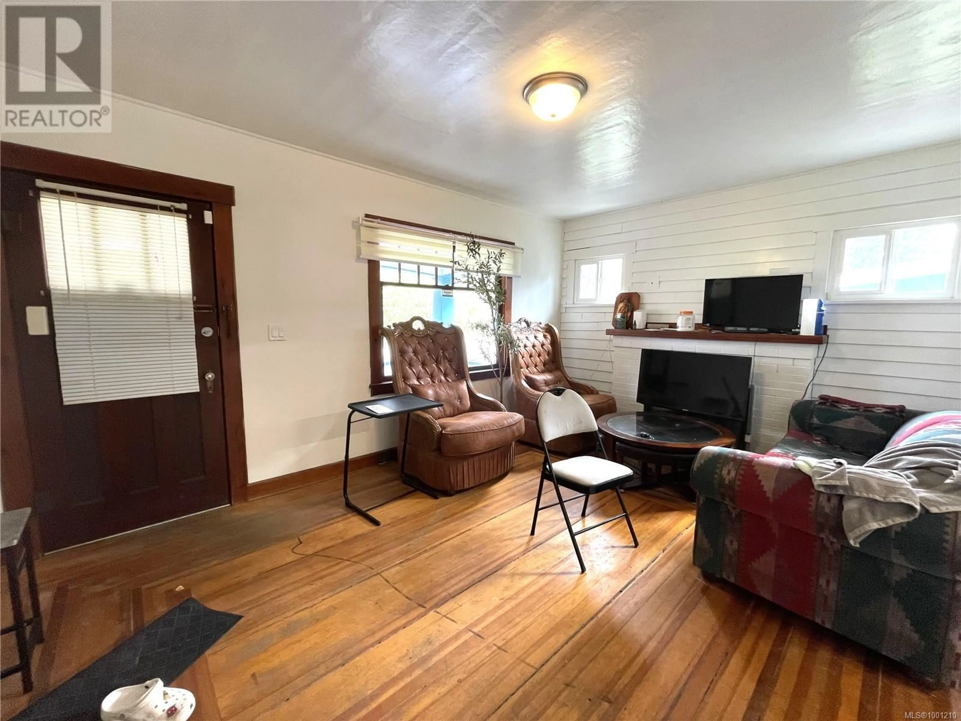Living room with furniture, unknown for 4438 ADELAIDE STREET, Port Alberni British Columbia V9Y6N1