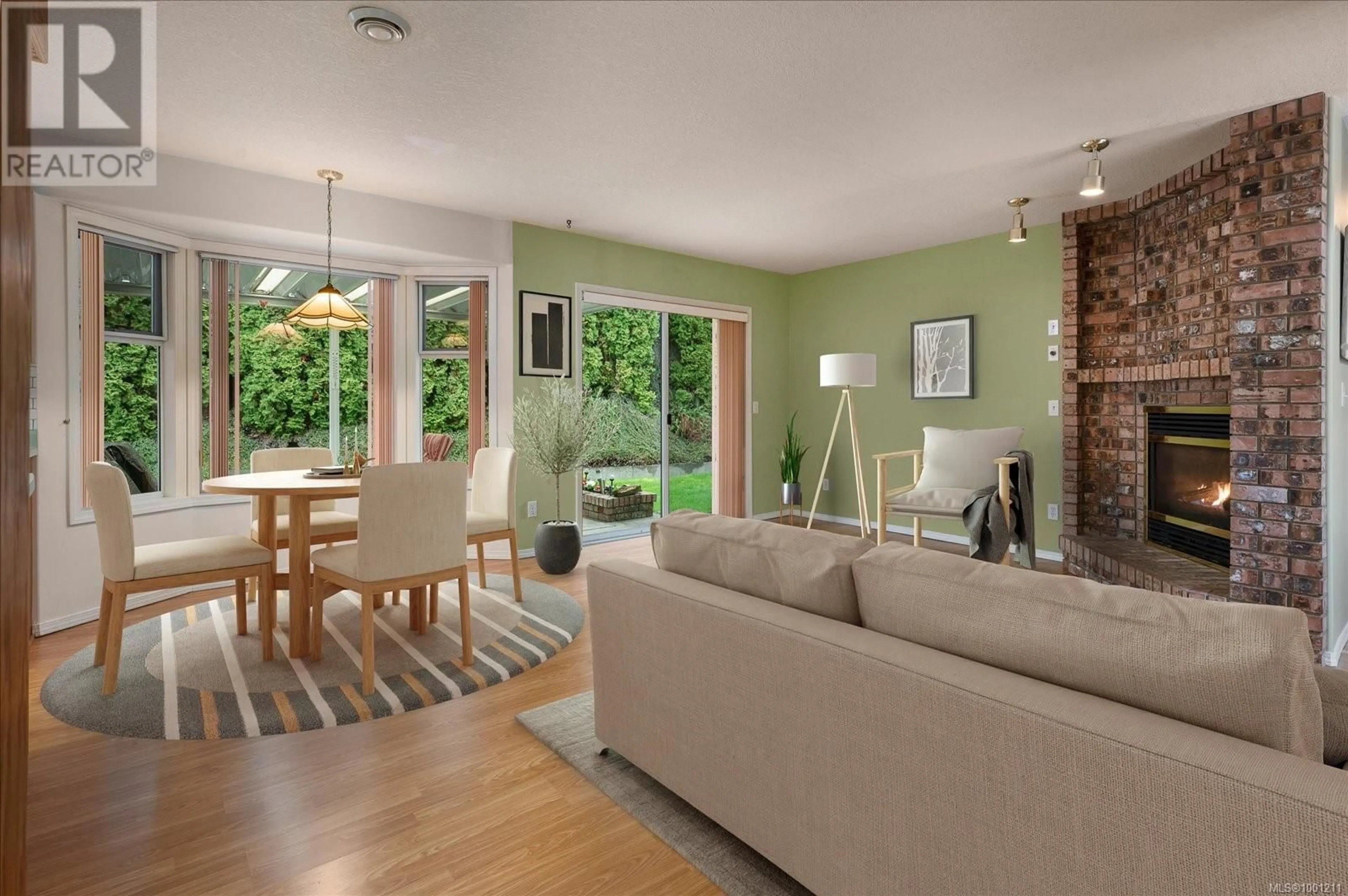Living room with furniture, unknown for 813 CAMERON WAY, Ladysmith British Columbia V9G1N3