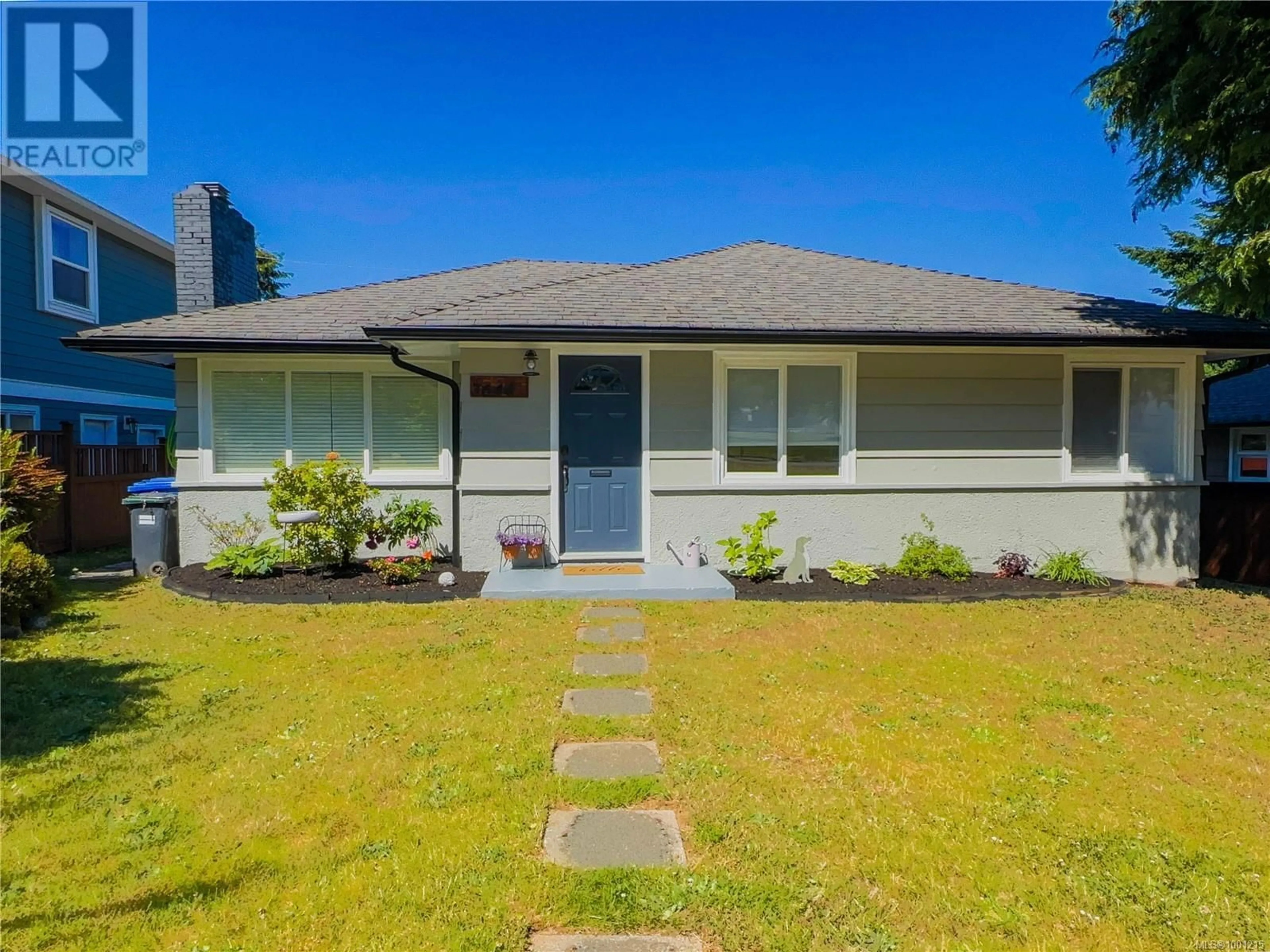 Home with vinyl exterior material, street for 3644 16TH AVENUE, Port Alberni British Columbia V9Y5E2