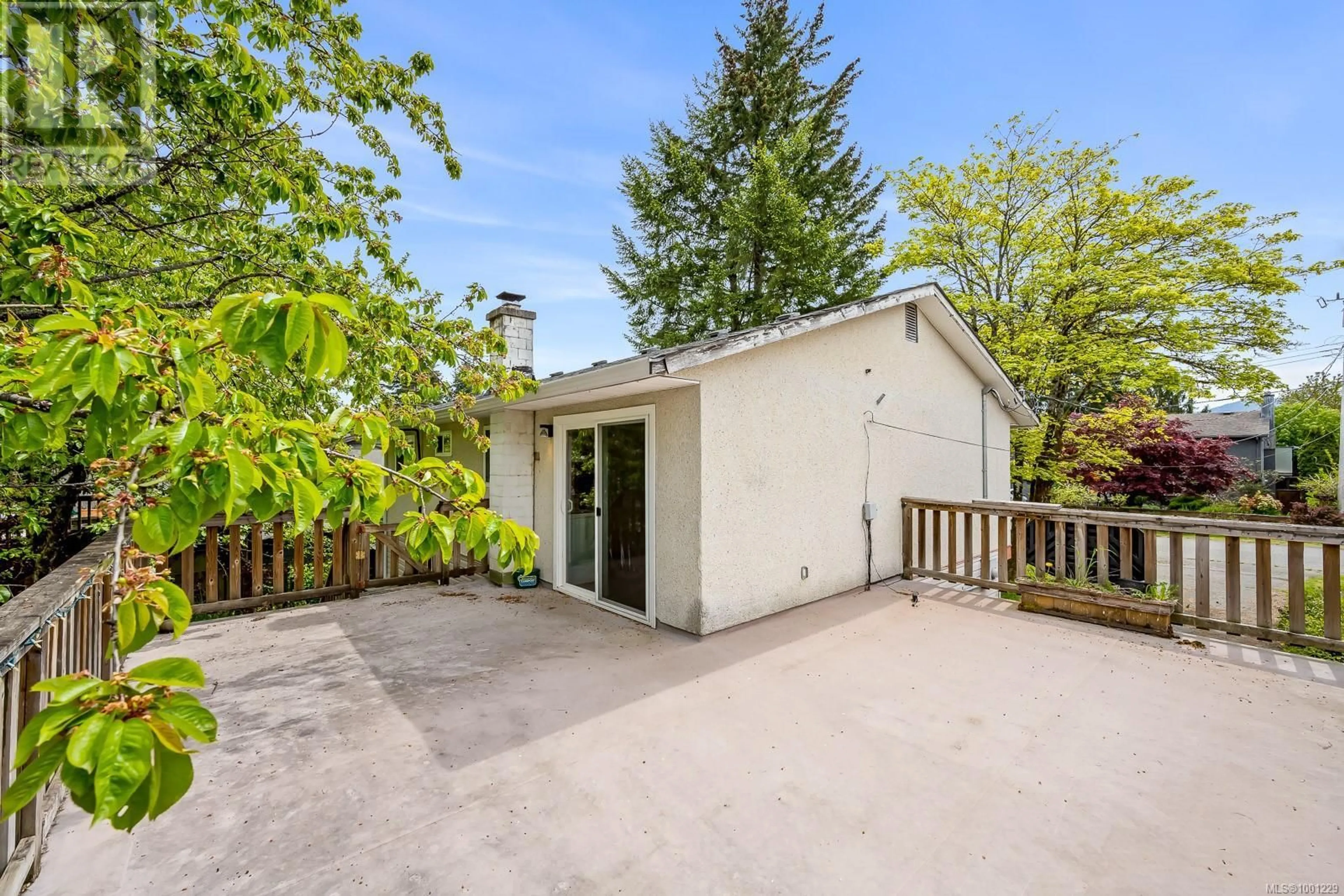 Patio, unknown for 2602 WINDERMERE AVENUE, Cumberland British Columbia V0R1S0