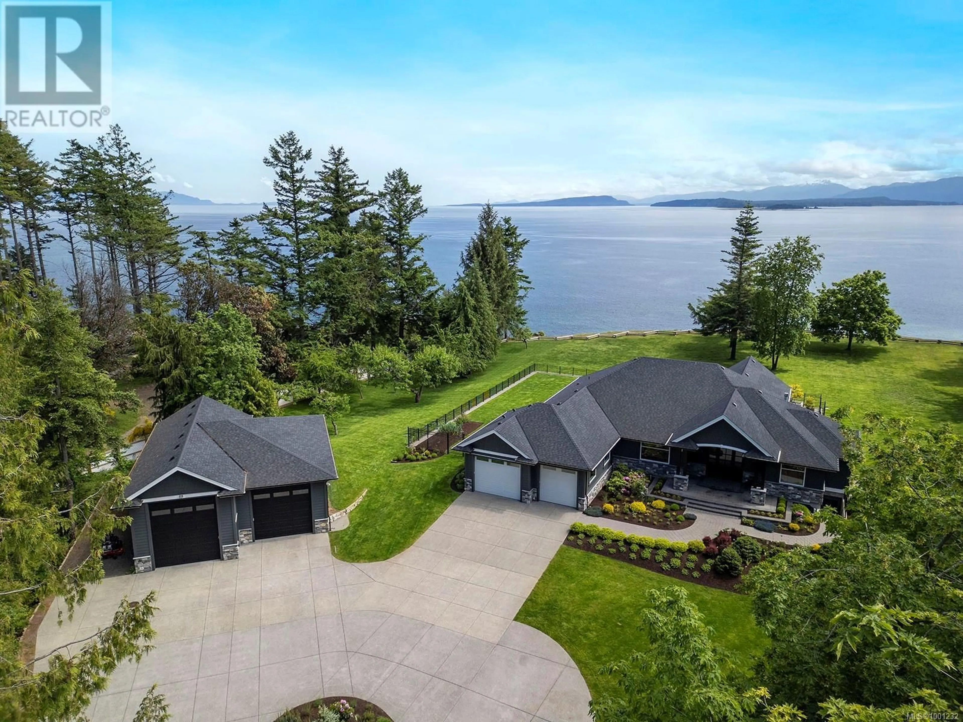 A pic from outside/outdoor area/front of a property/back of a property/a pic from drone, water/lake/river/ocean view for 955 BALMORAL ROAD, Comox British Columbia V9M3W2