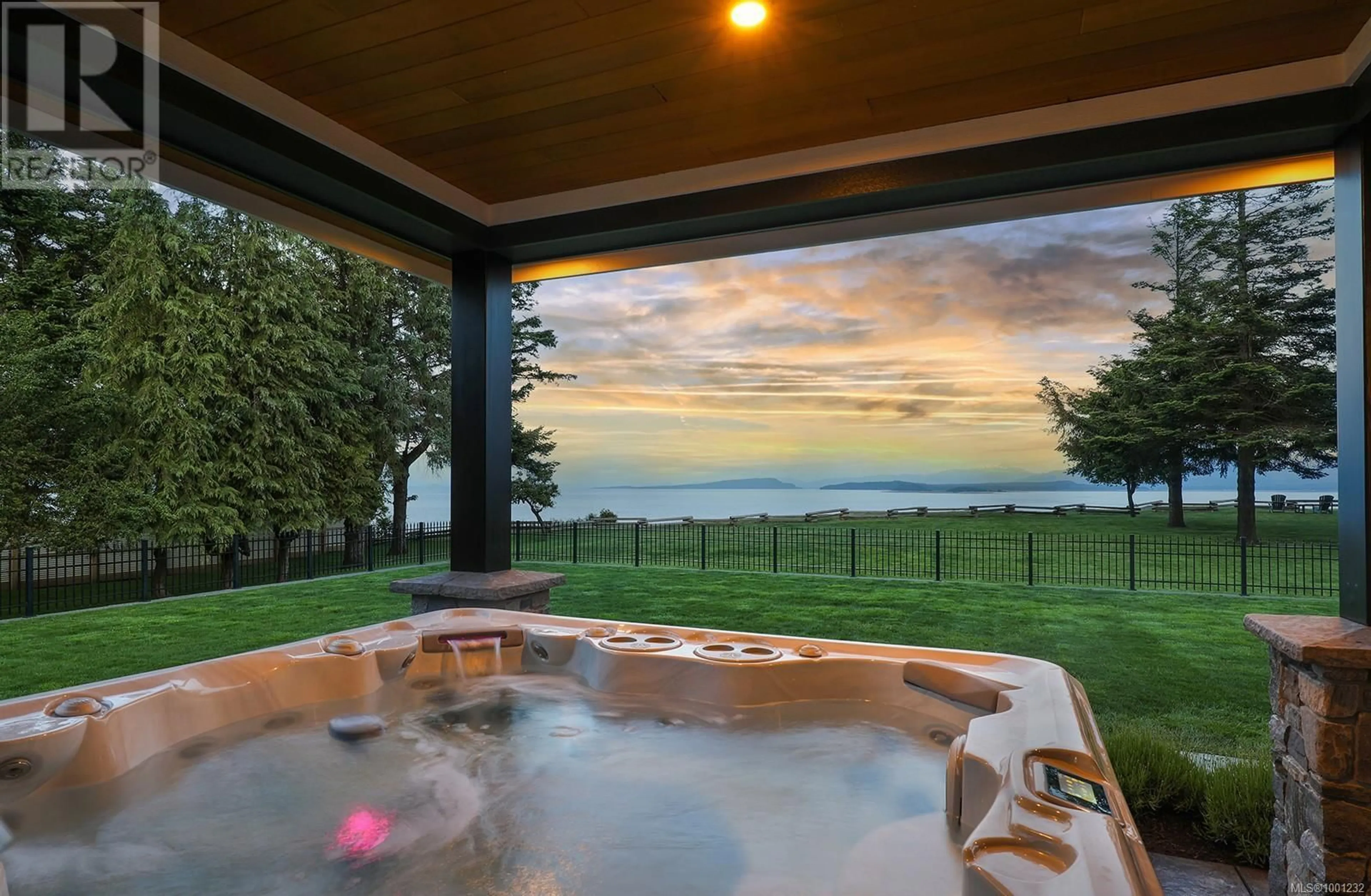 Patio, water/lake/river/ocean view for 955 BALMORAL ROAD, Comox British Columbia V9M3W2
