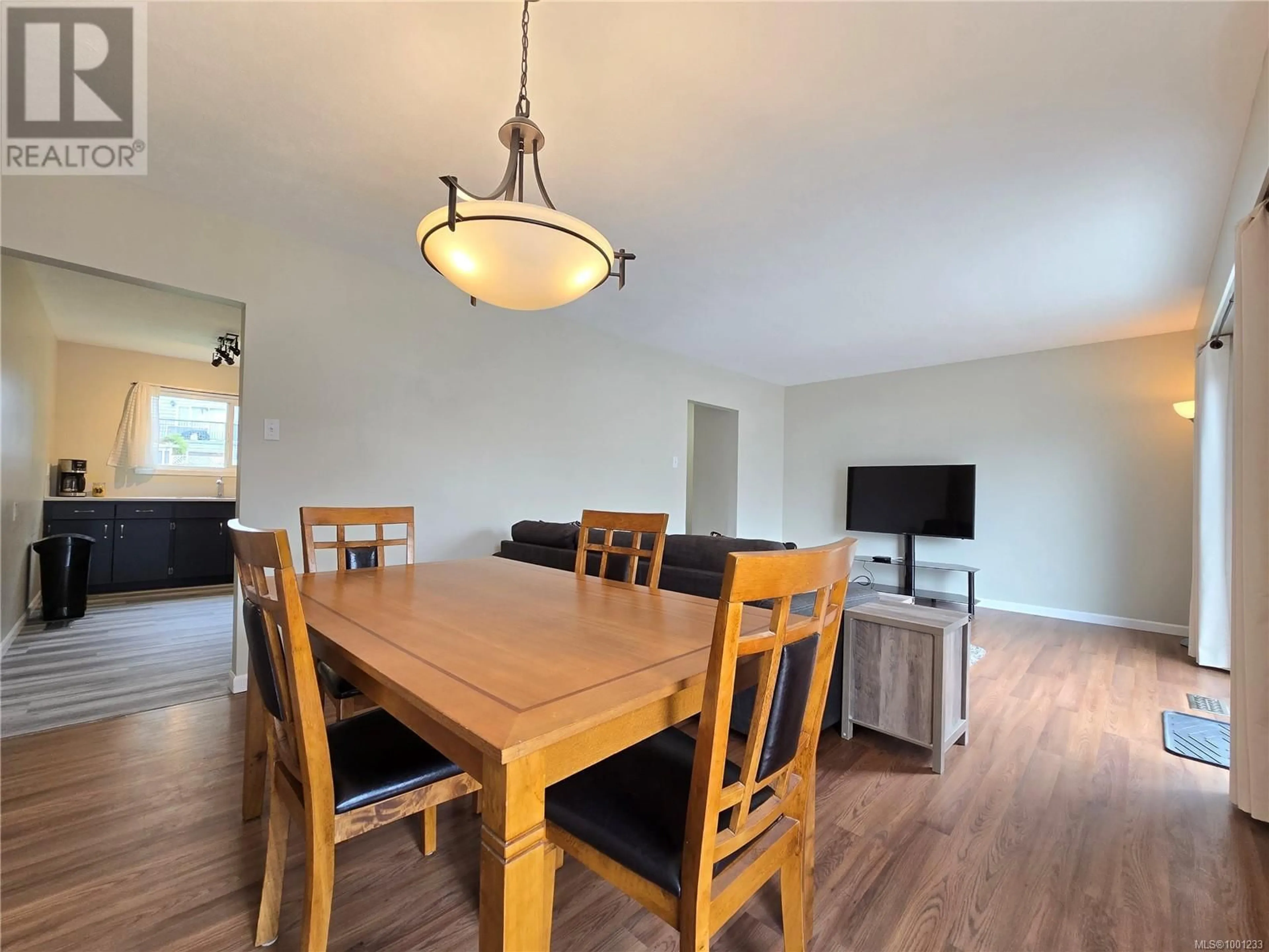 Dining room, wood/laminate floor for 69 MCKAY CRESCENT, Port Alice British Columbia V0N2N0