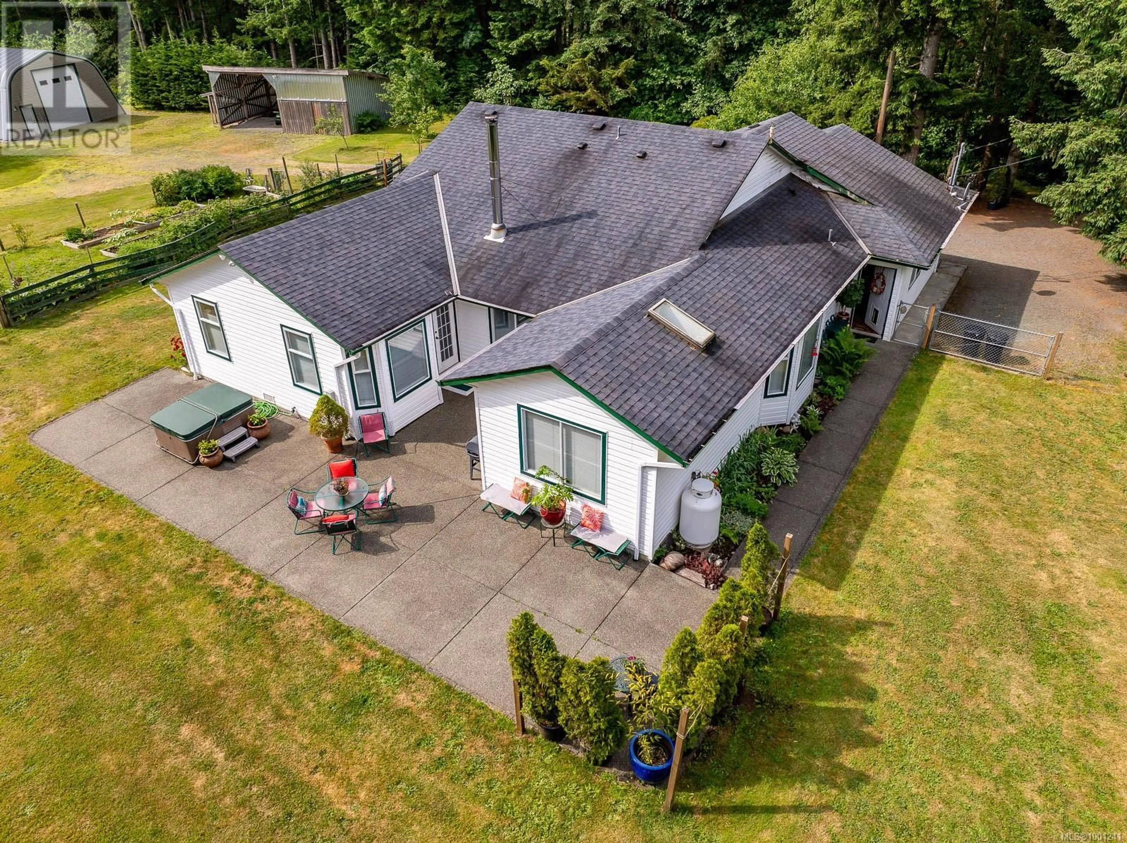 A pic from outside/outdoor area/front of a property/back of a property/a pic from drone, unknown for 6576 POULTON ROAD, Merville British Columbia V0R2M0