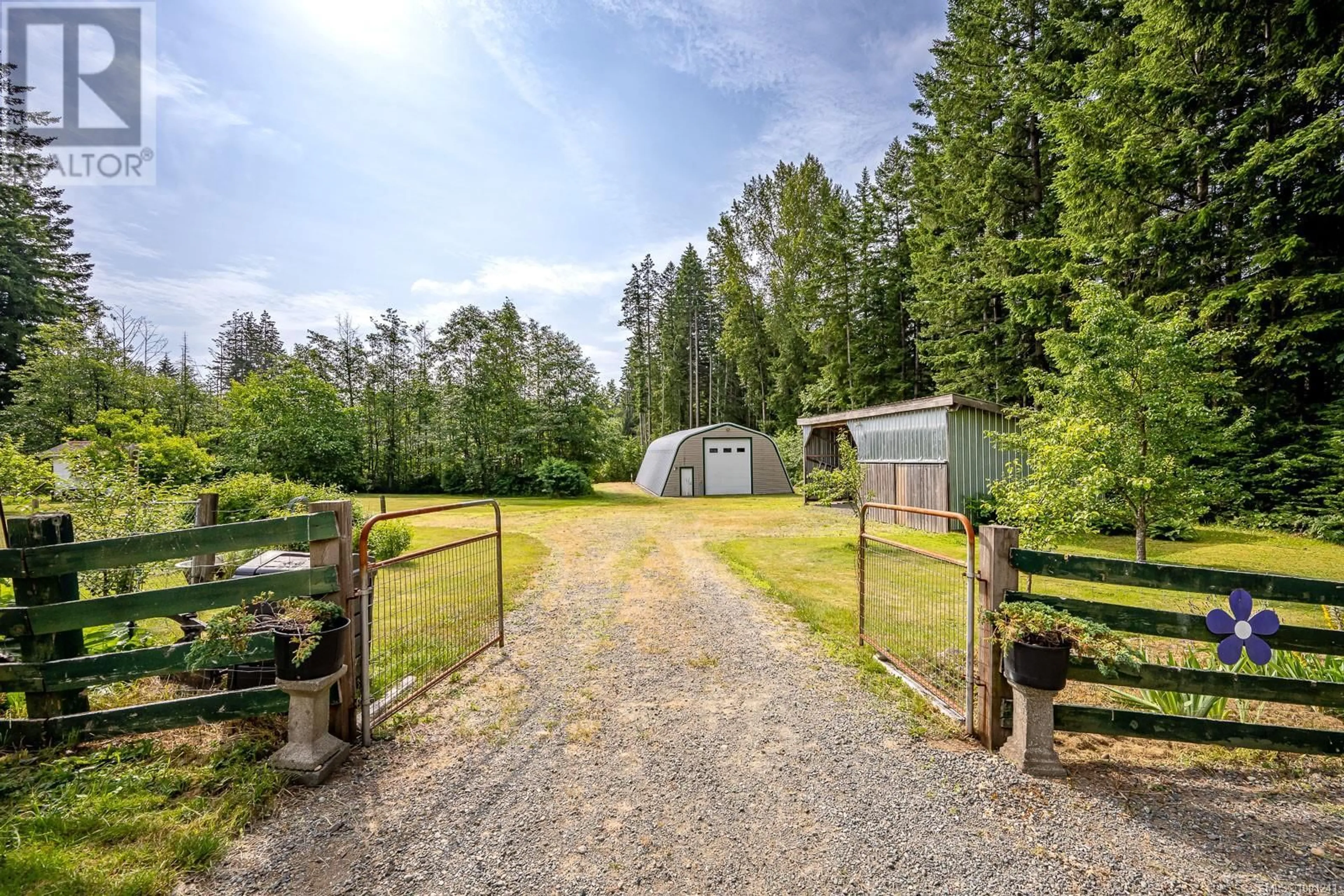 A pic from outside/outdoor area/front of a property/back of a property/a pic from drone, unknown for 6576 POULTON ROAD, Merville British Columbia V0R2M0