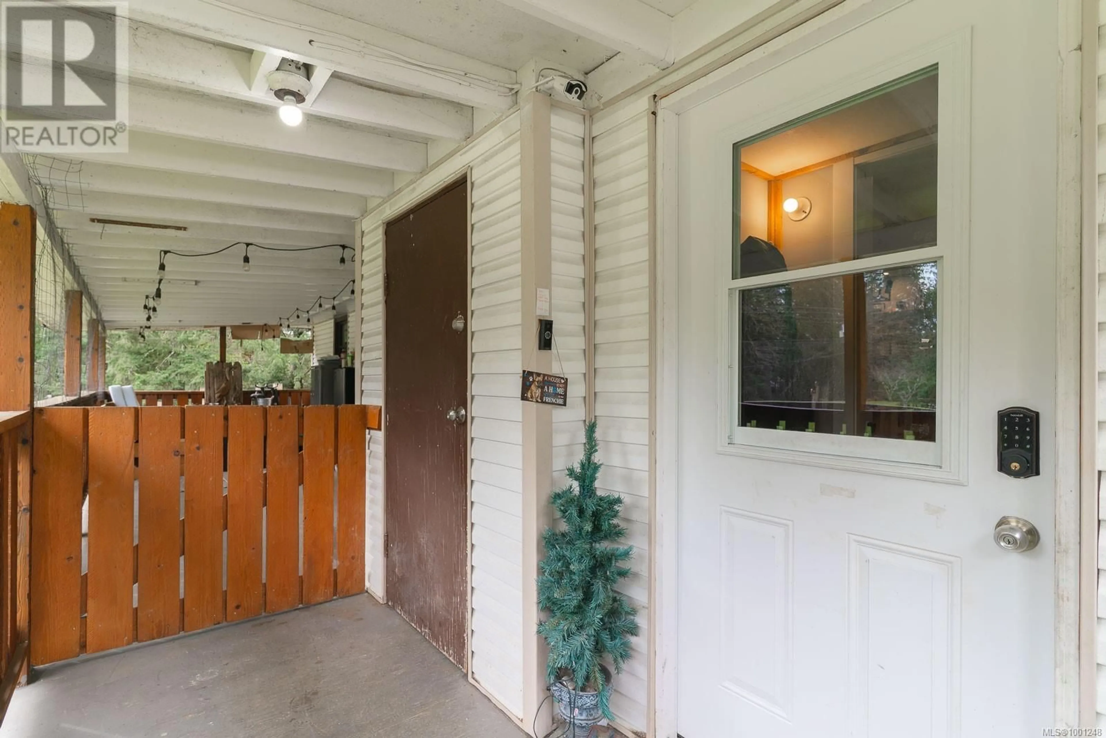 Indoor entryway for 6629 BEAVER CREEK ROAD, Port Alberni British Columbia V9Y8L6