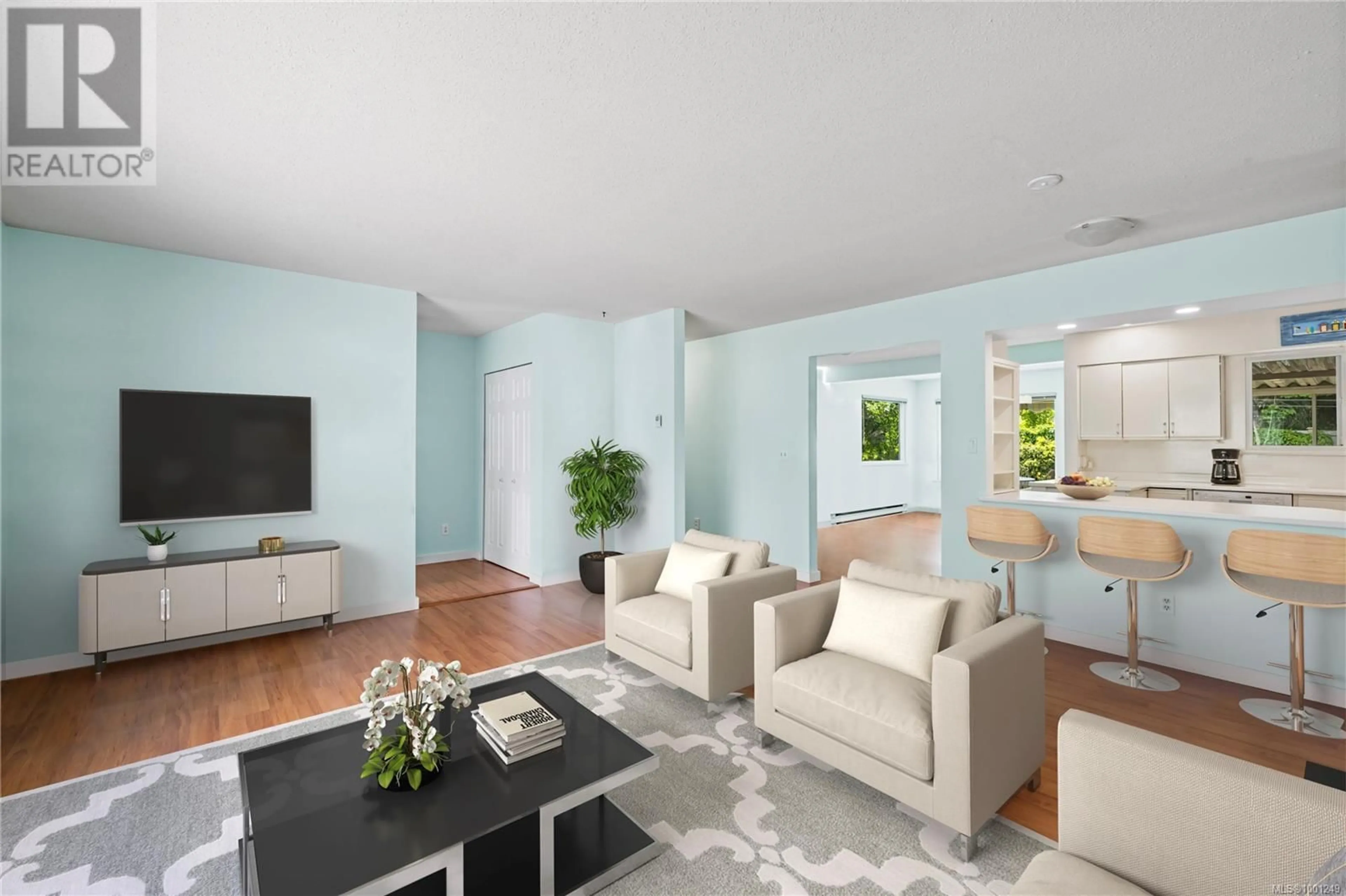 Living room with furniture, unknown for 581 ASPEN AVENUE, Qualicum Beach British Columbia V0R1T0